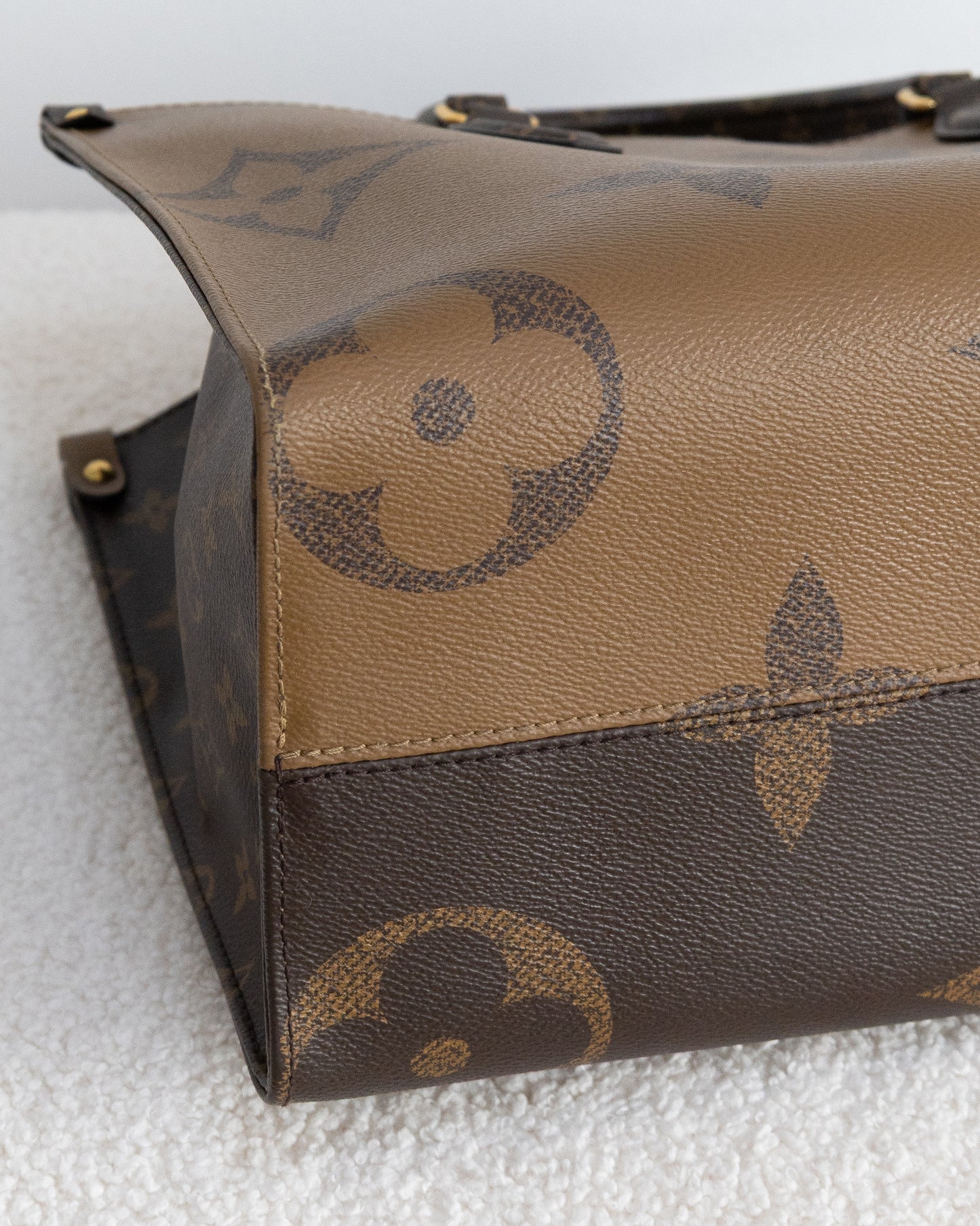 LOUIS VUITTON OnTheGo MM