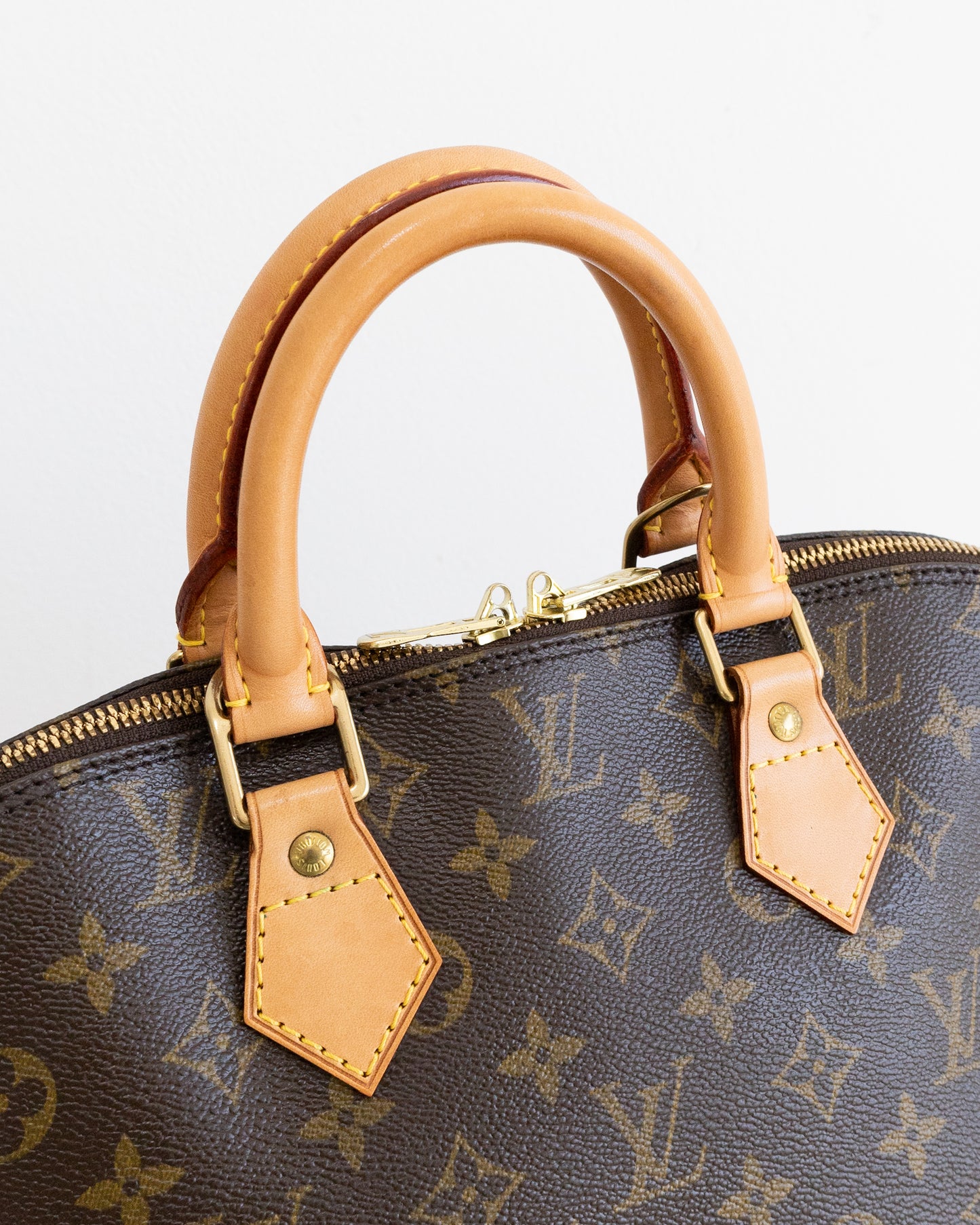 LOUIS VUITTON Alma PM