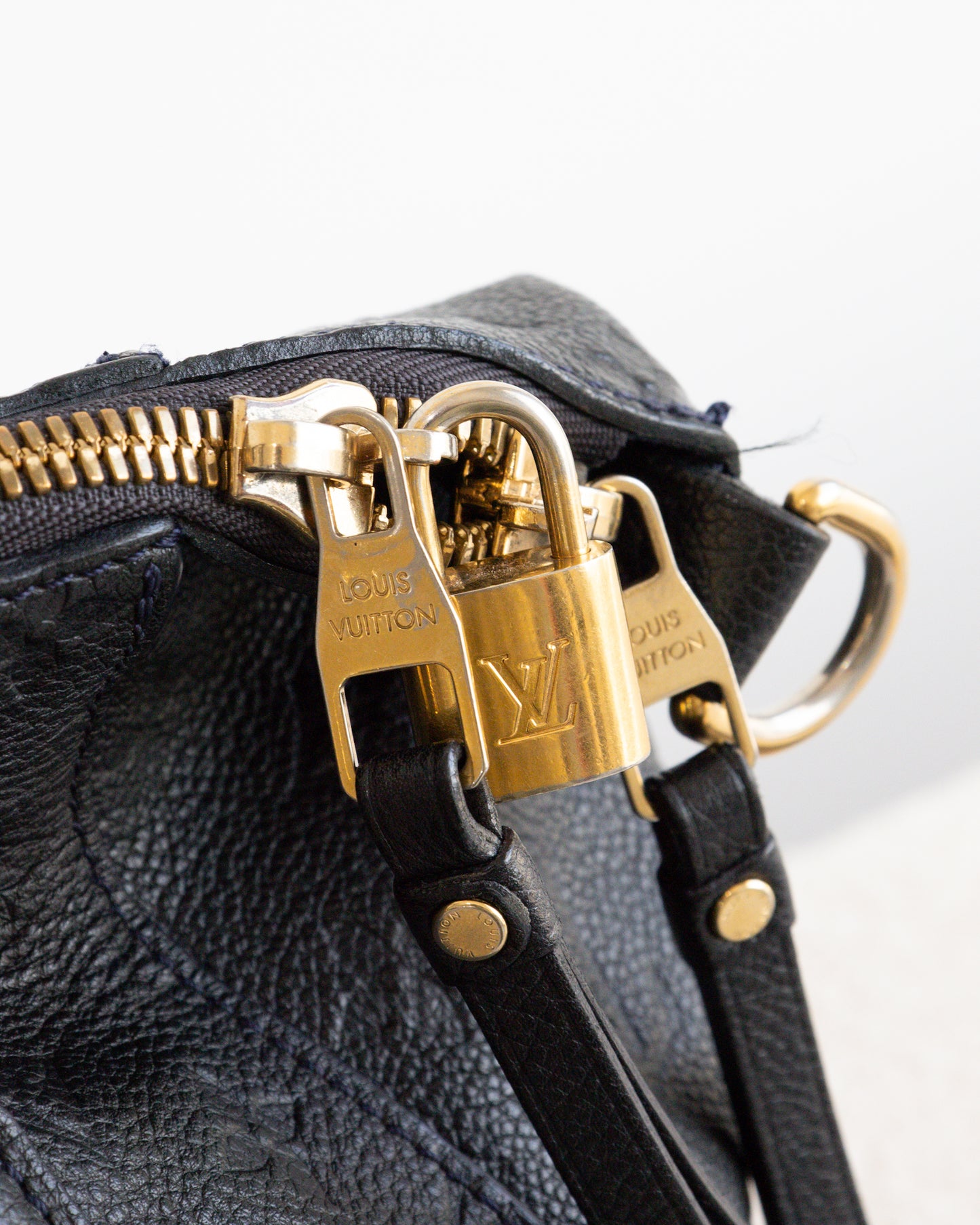 LOUIS VUITTON Lumineuse
