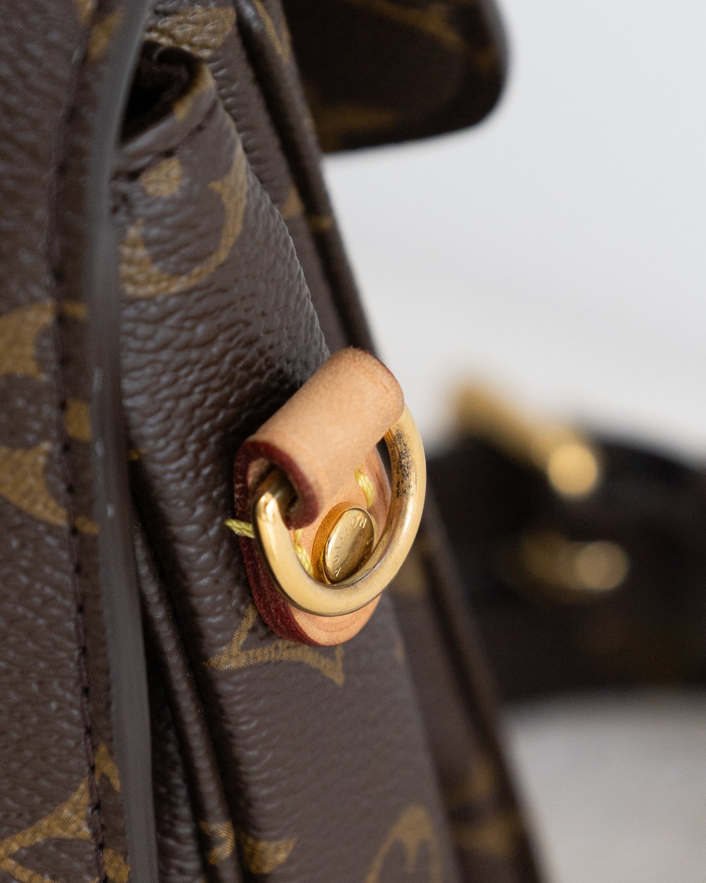 LOUIS VUITTON Pochette Metis