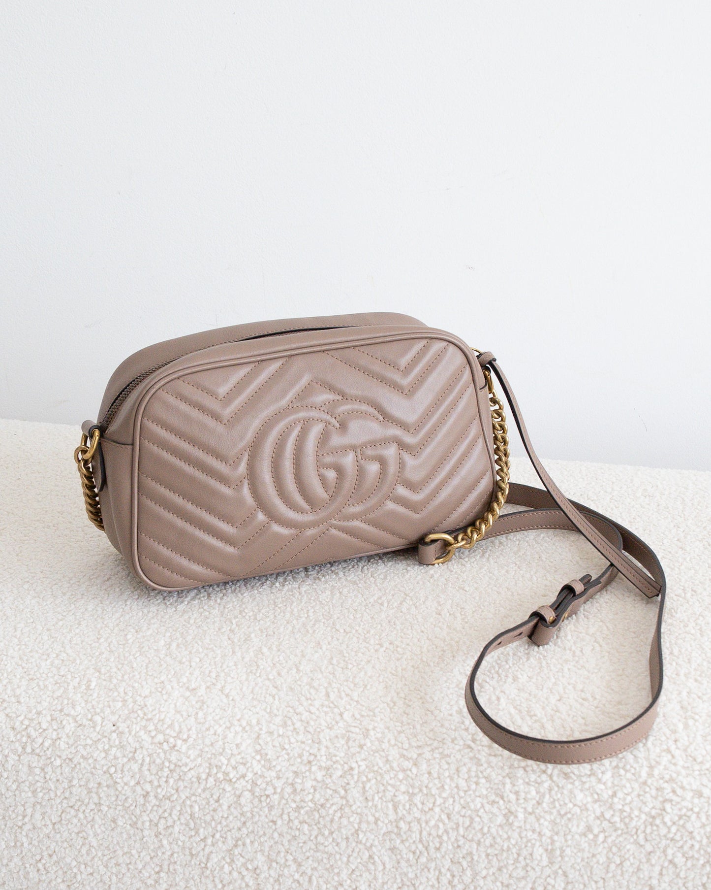 GUCCI GG Marmont Crossbody