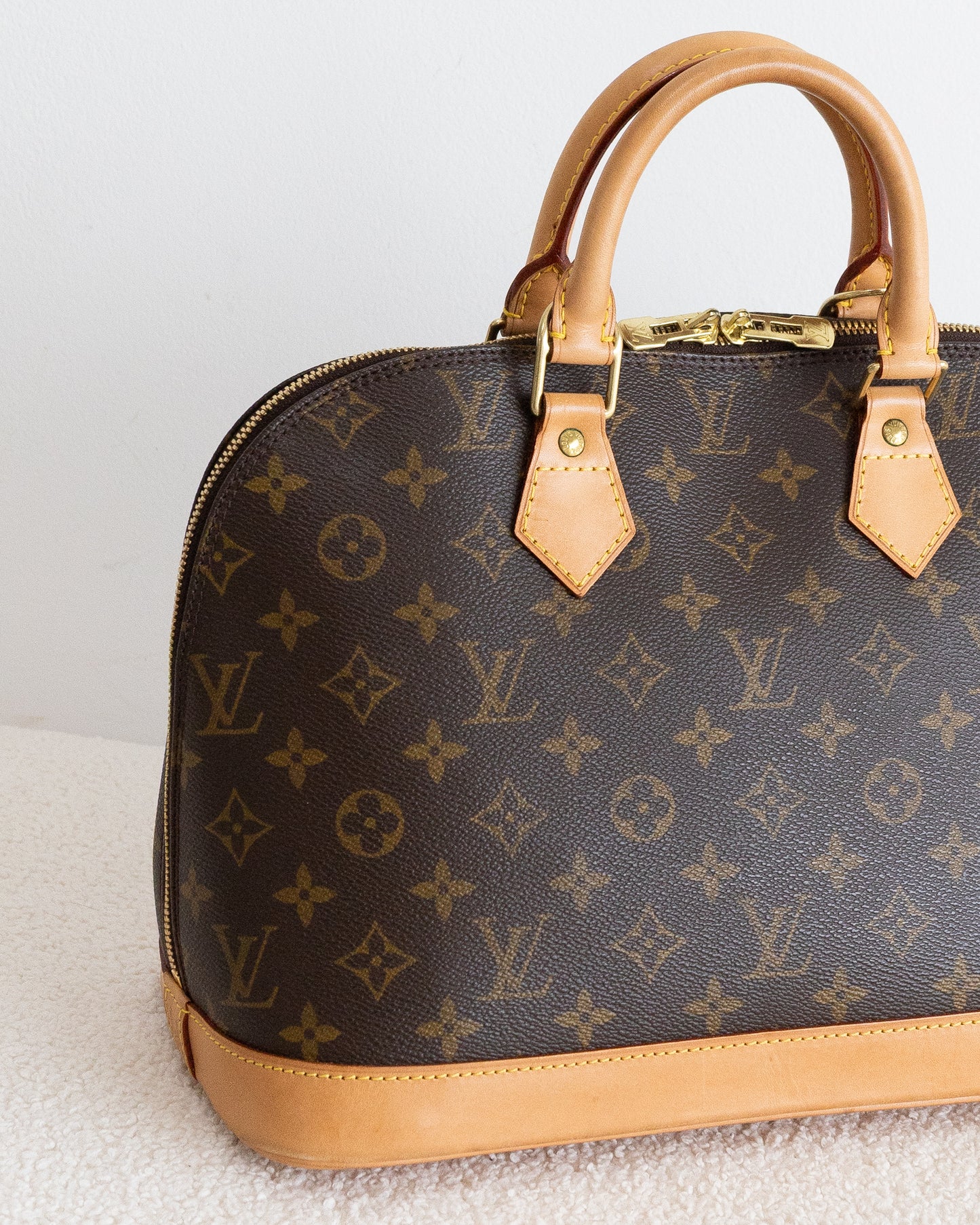 LOUIS VUITTON Alma PM
