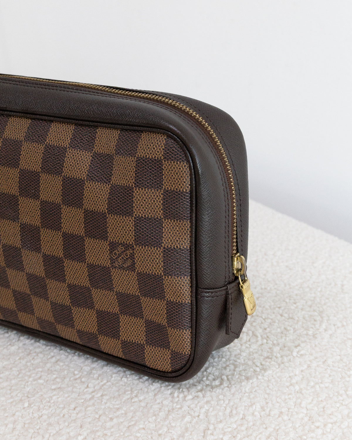 LOUIS VUITTON Trousse Toilette 25