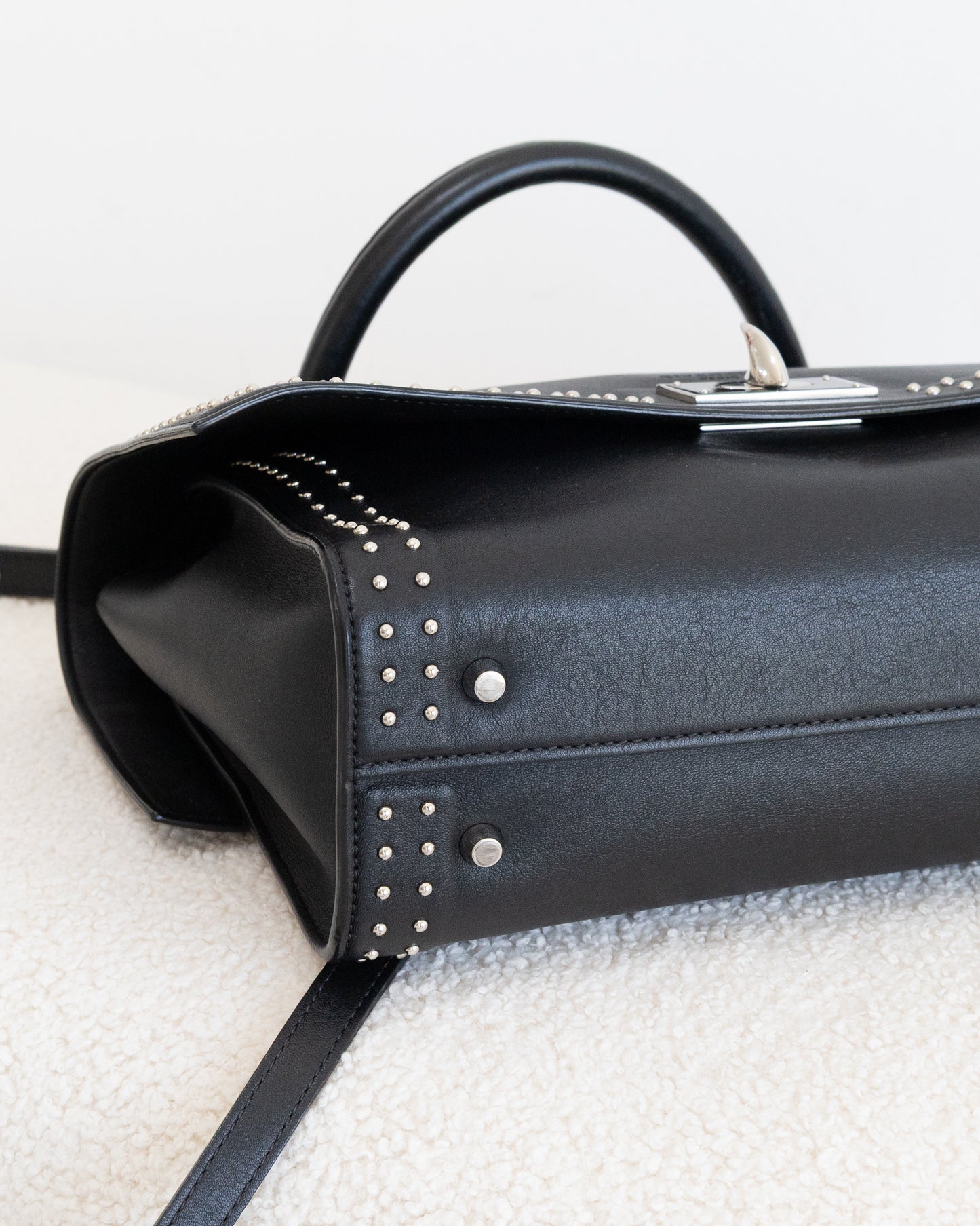 GIVENCHY Medium Shark