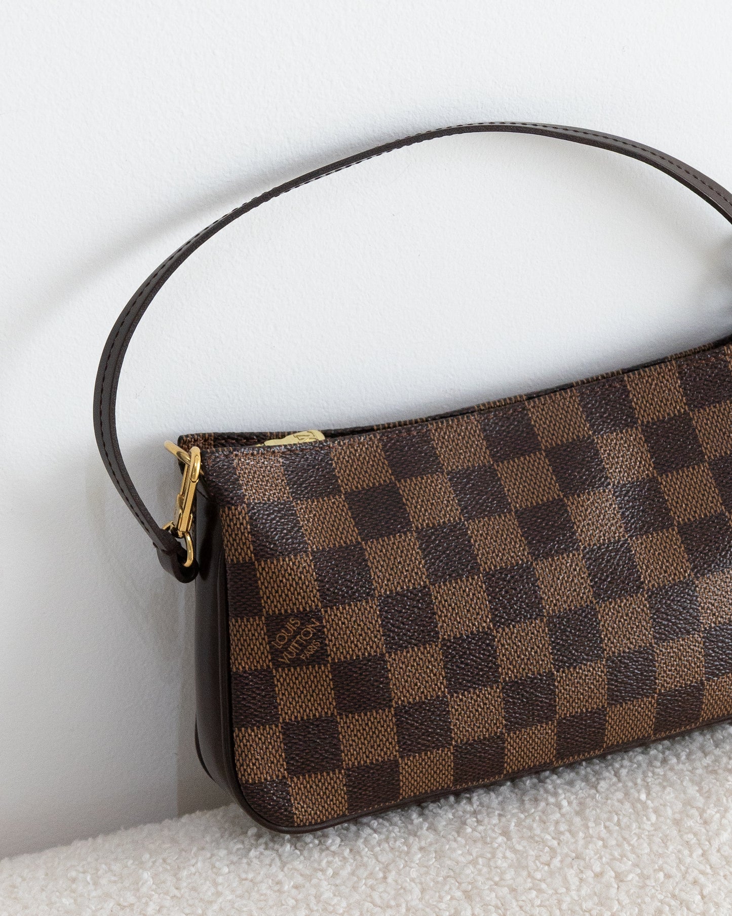 LOUIS VUITTON Pochette Navona