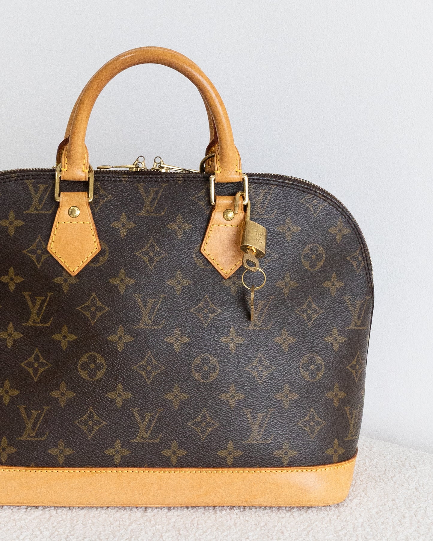 LOUIS VUITTON Alma PM