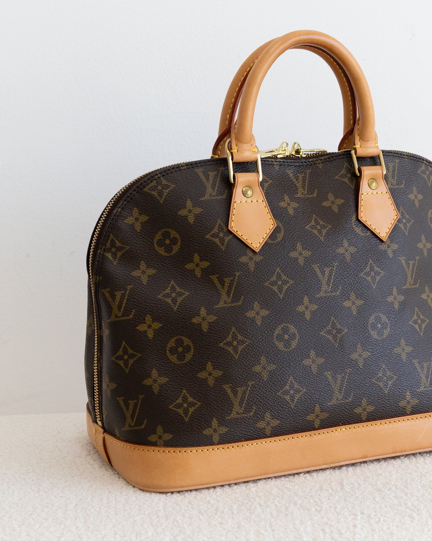 LOUIS VUITTON Alma PM