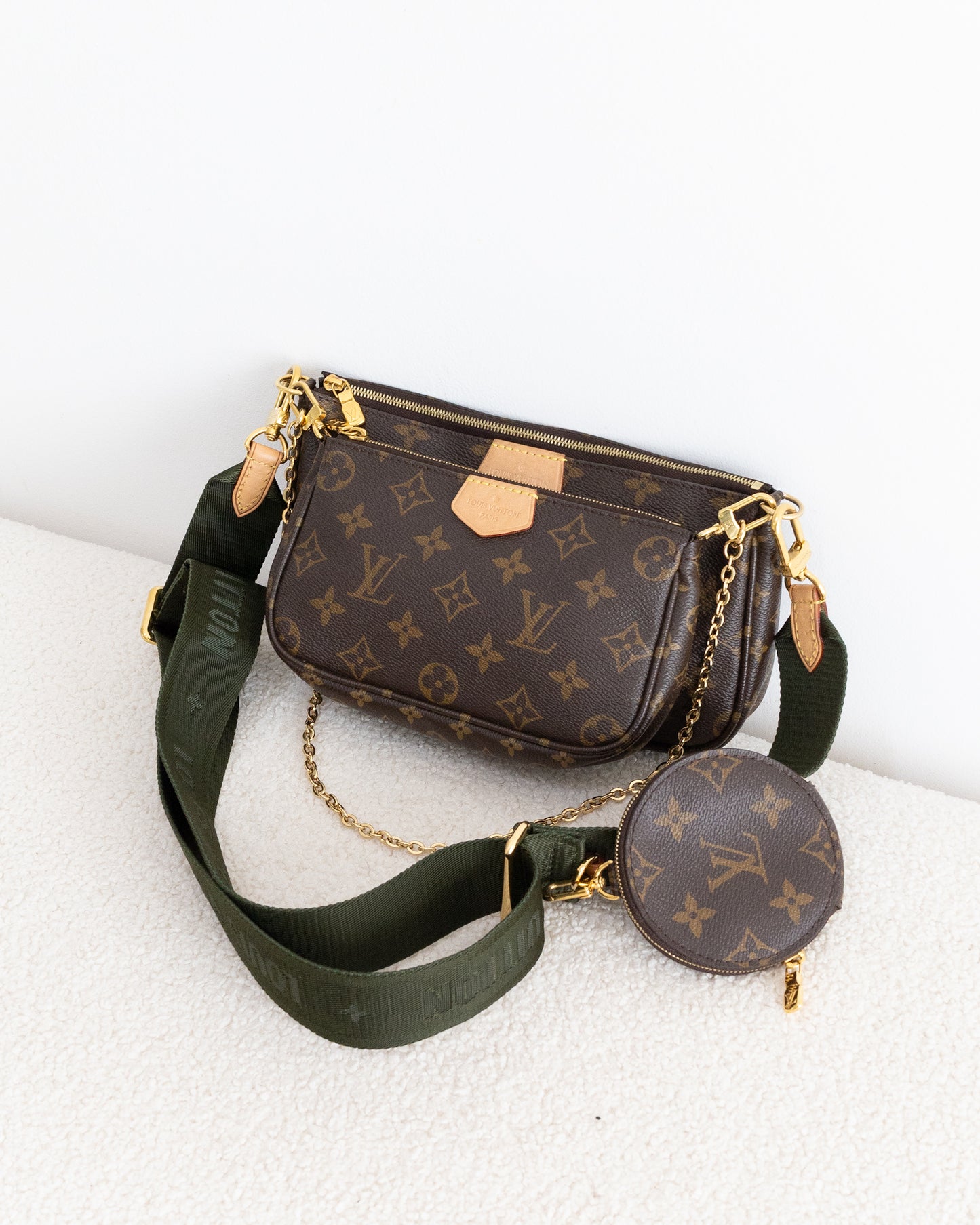 LOUIS VUITTON MultiPochette