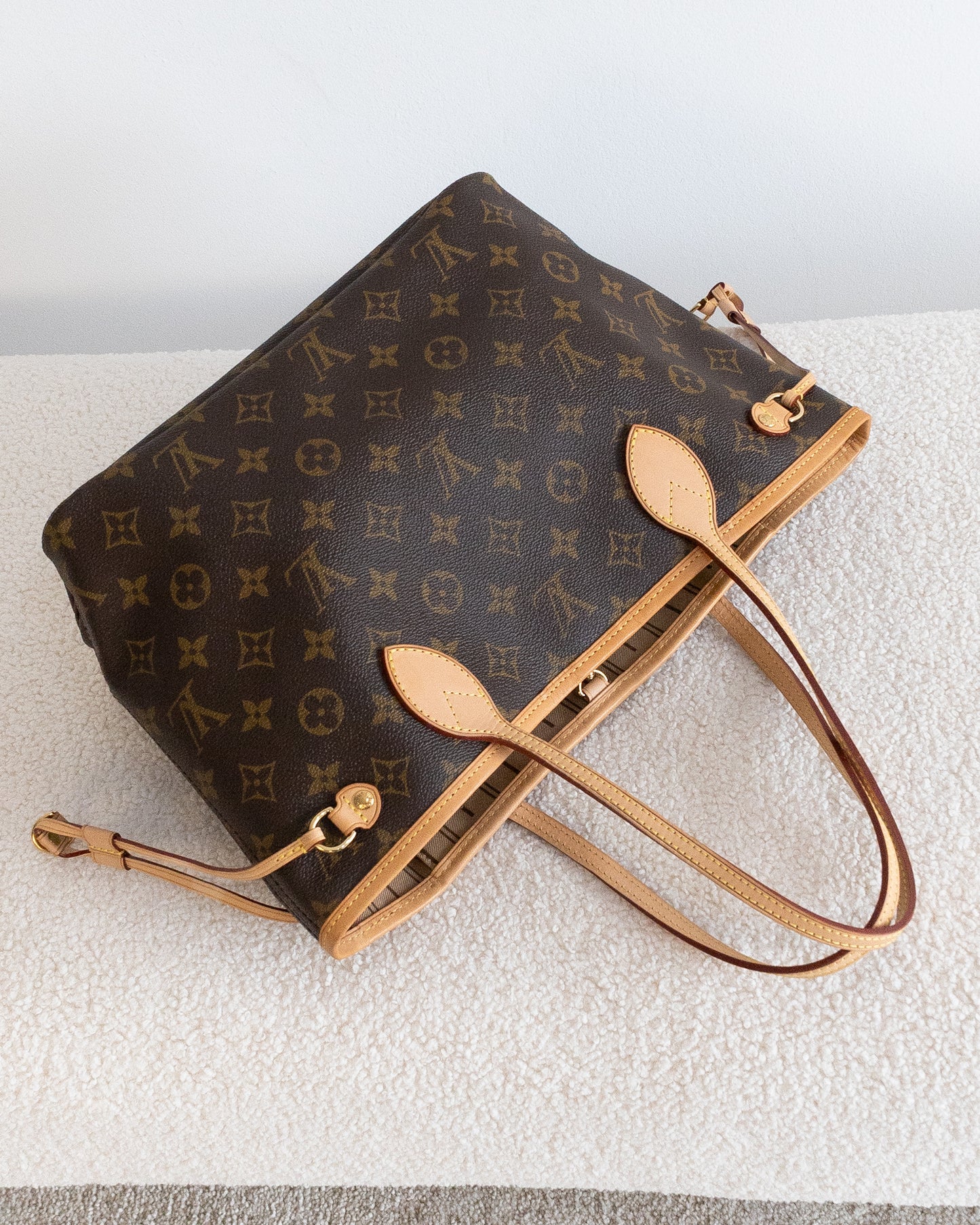 LOUIS VUITTON Neverfull PM