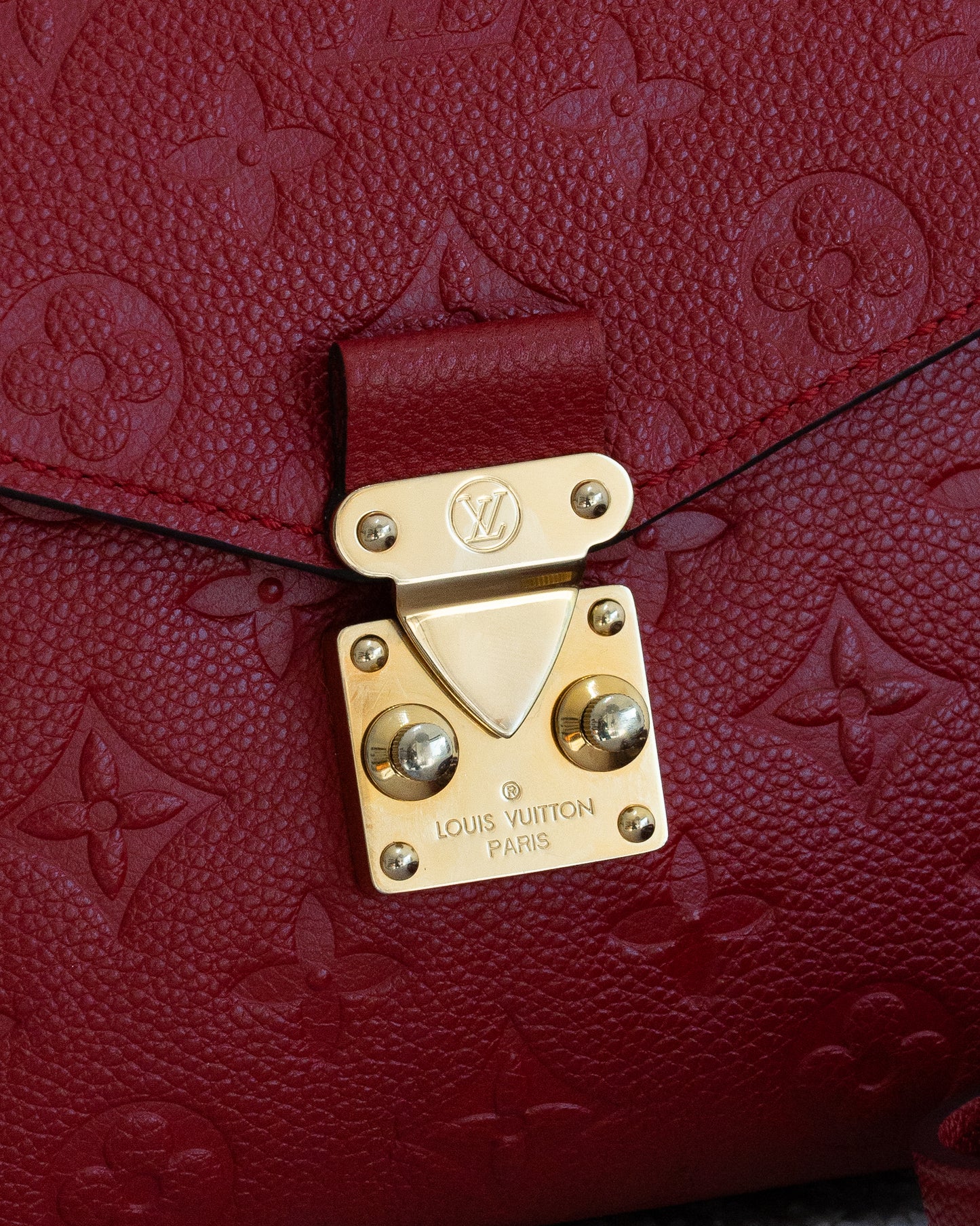 LOUIS VUITTON Pochette Metis