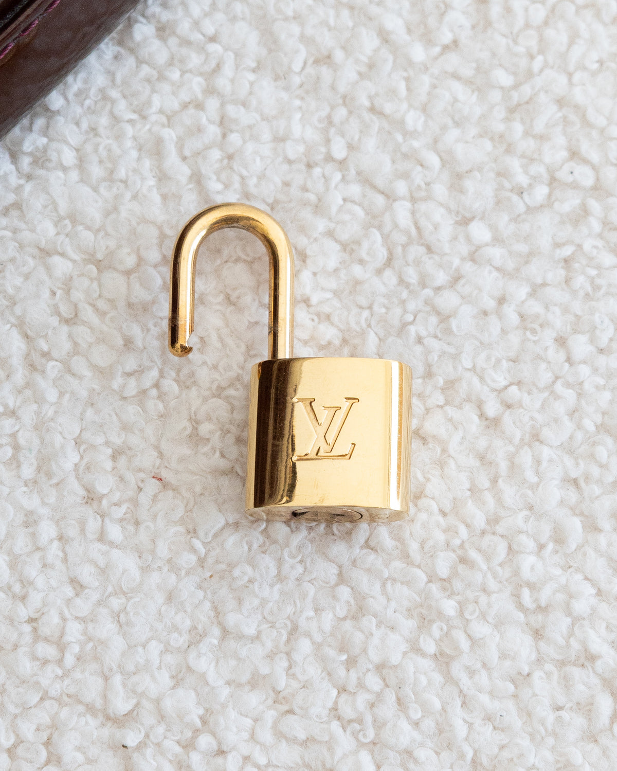 LOUIS VUITTON Alma PM