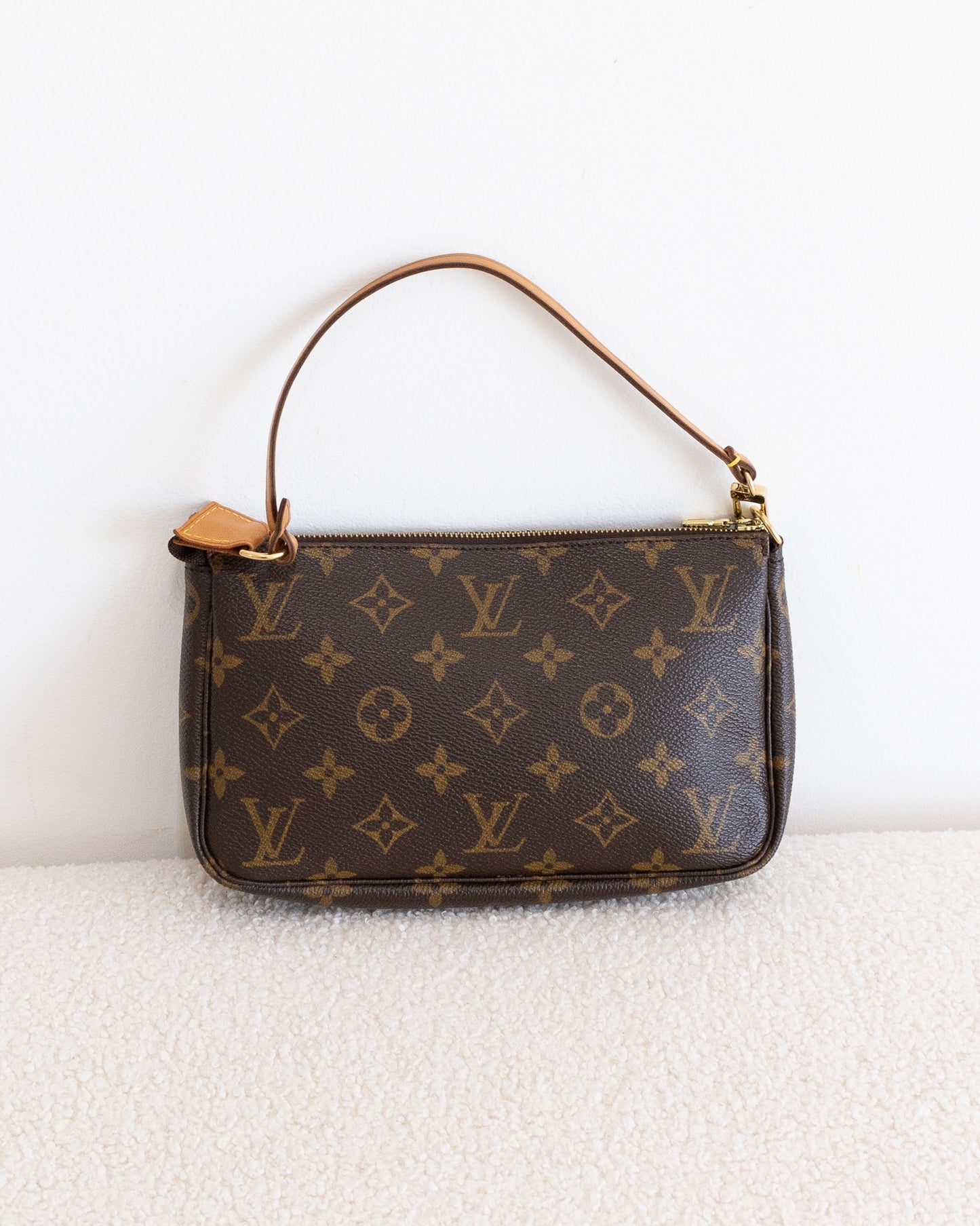 LOUIS VUITTON Pochette Accessoires