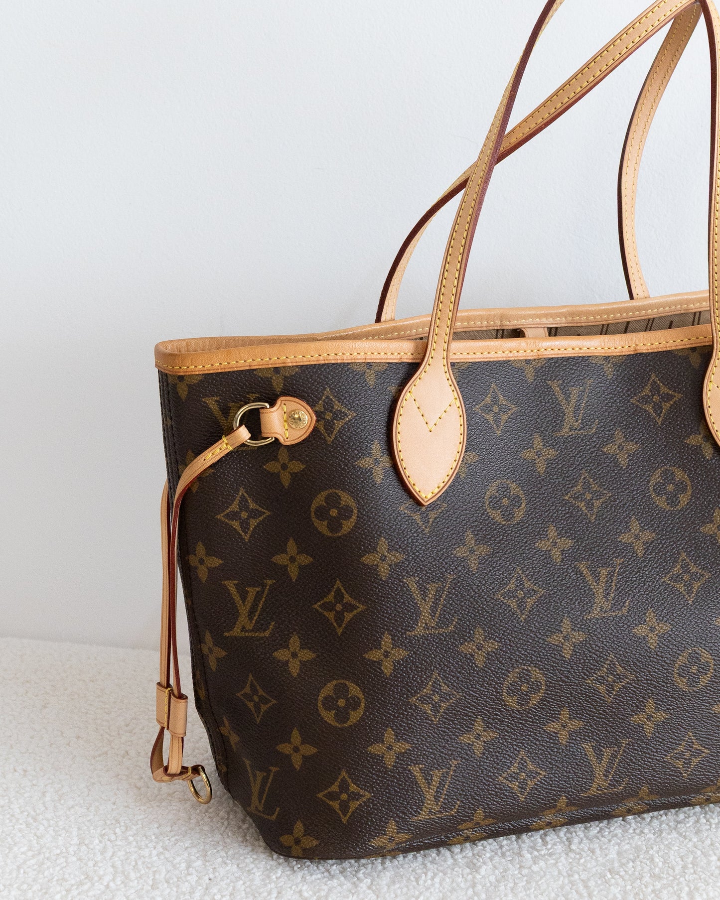 LOUIS VUITTON Neverfull PM