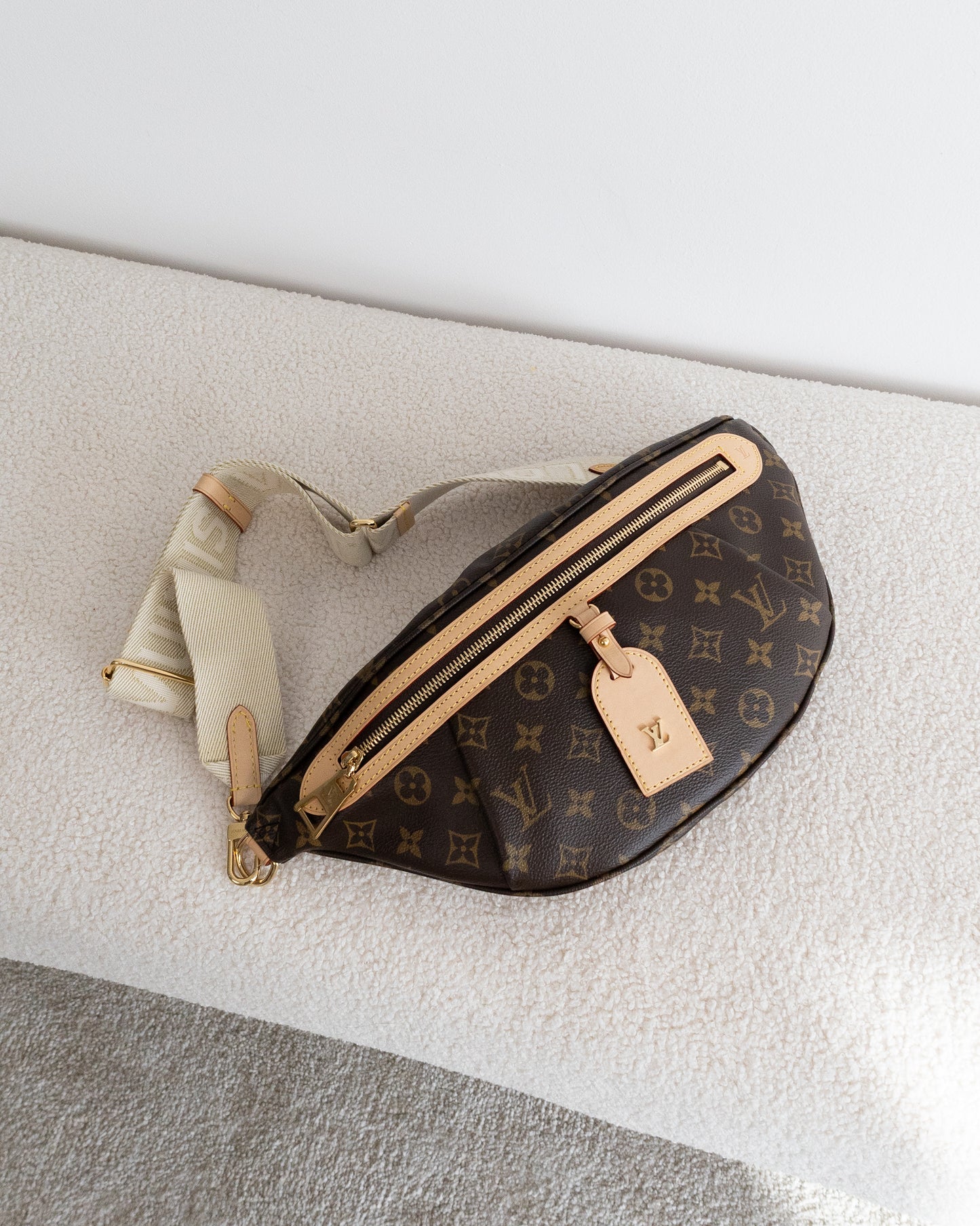 LOUIS VUITTON High Rise Bumbag