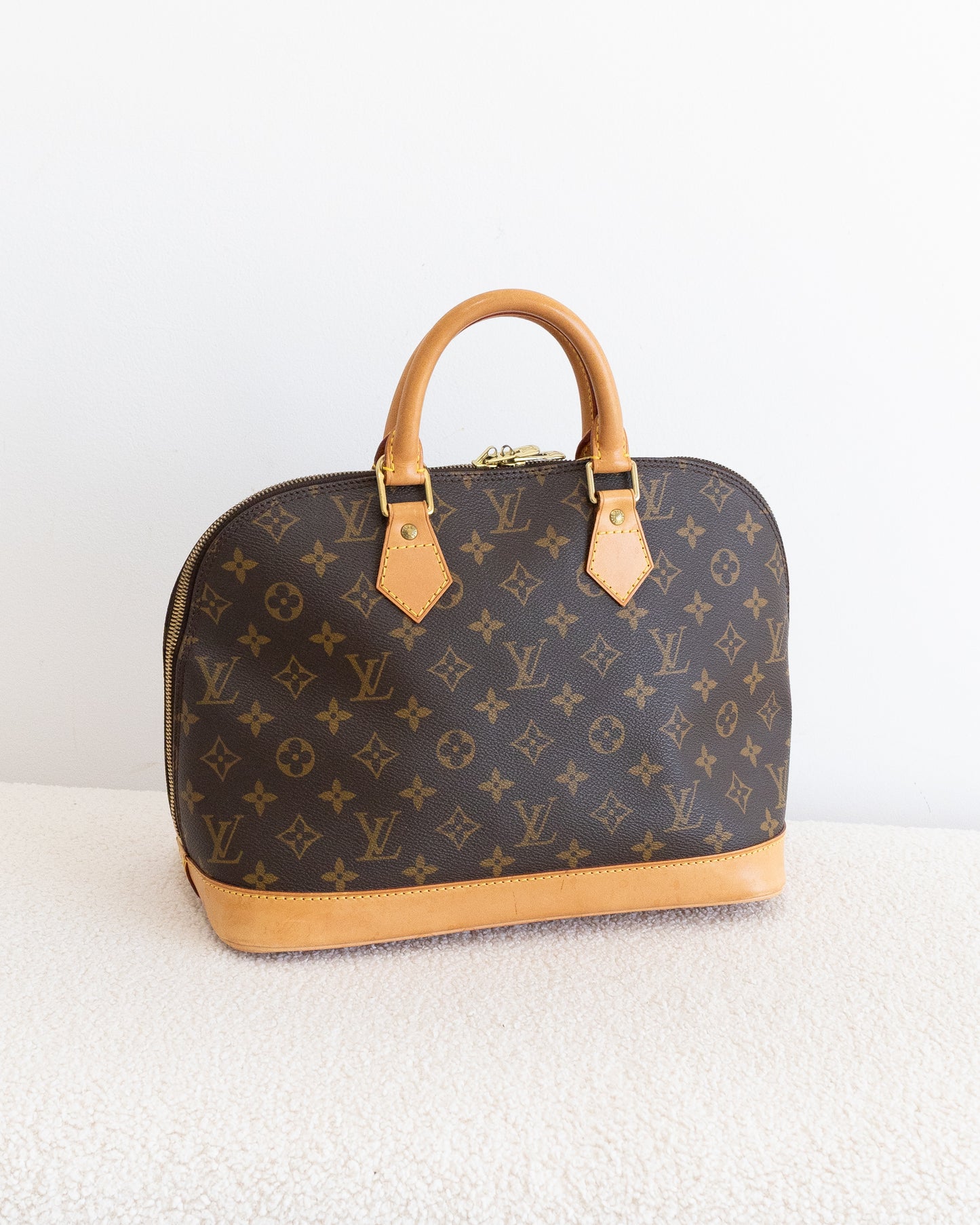 LOUIS VUITTON Alma PM
