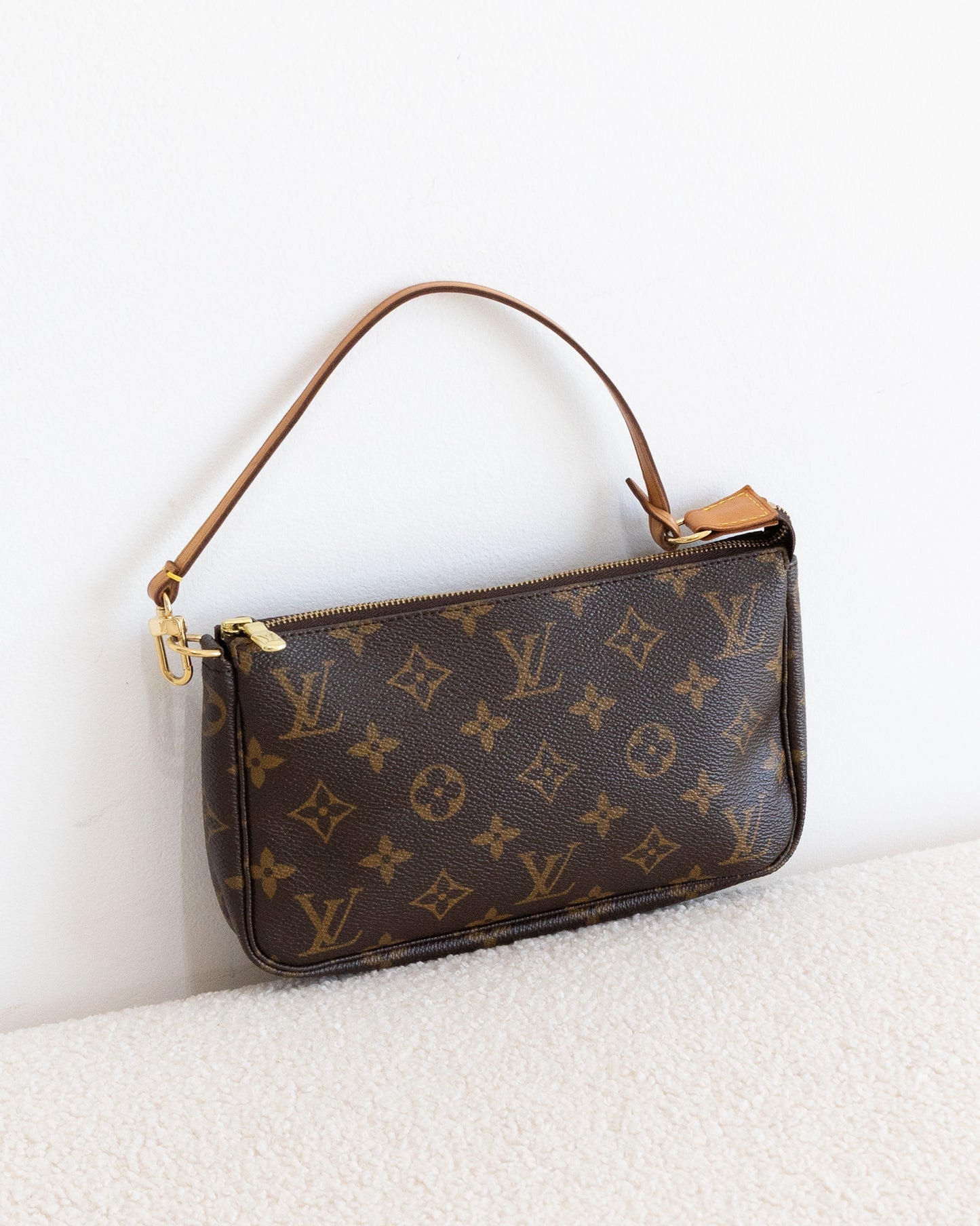 LOUIS VUITTON Pochette Accessoires