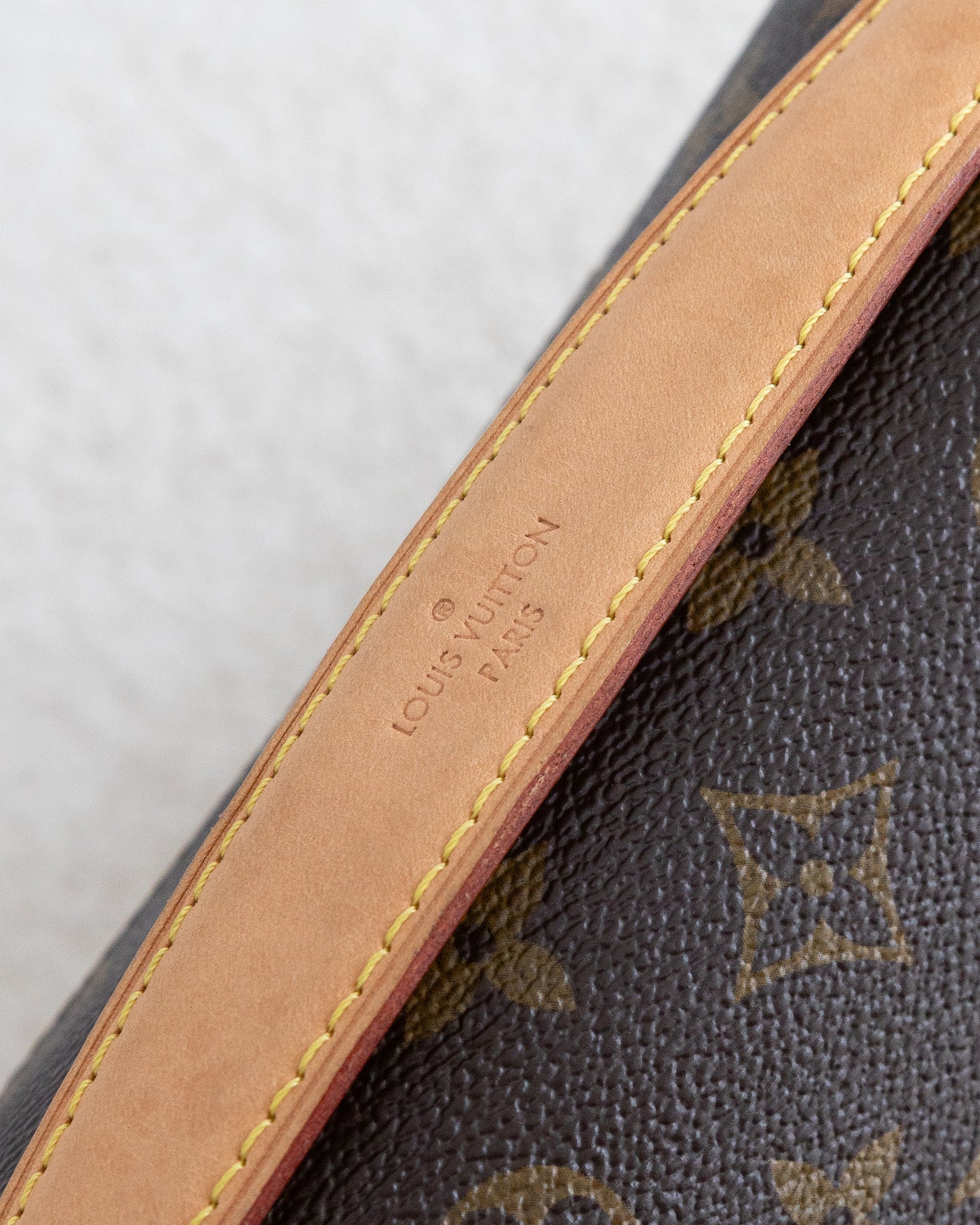 LOUIS VUITTON Pochette Metis