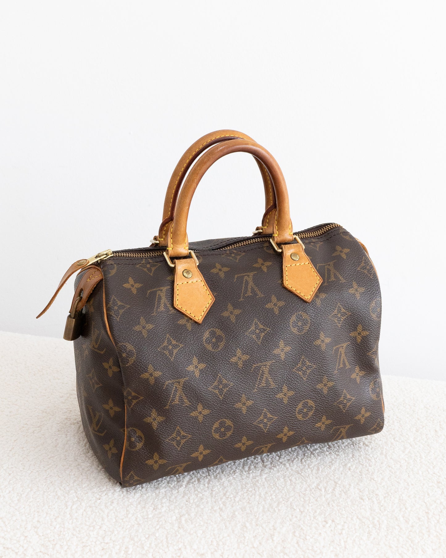 LOUIS VUITTON Speedy 25
