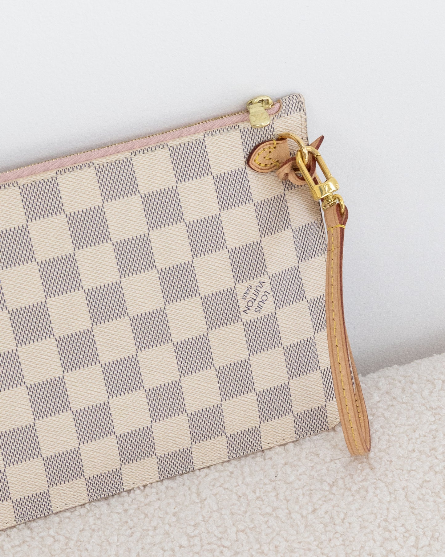 LOUIS VUITTON Pochette