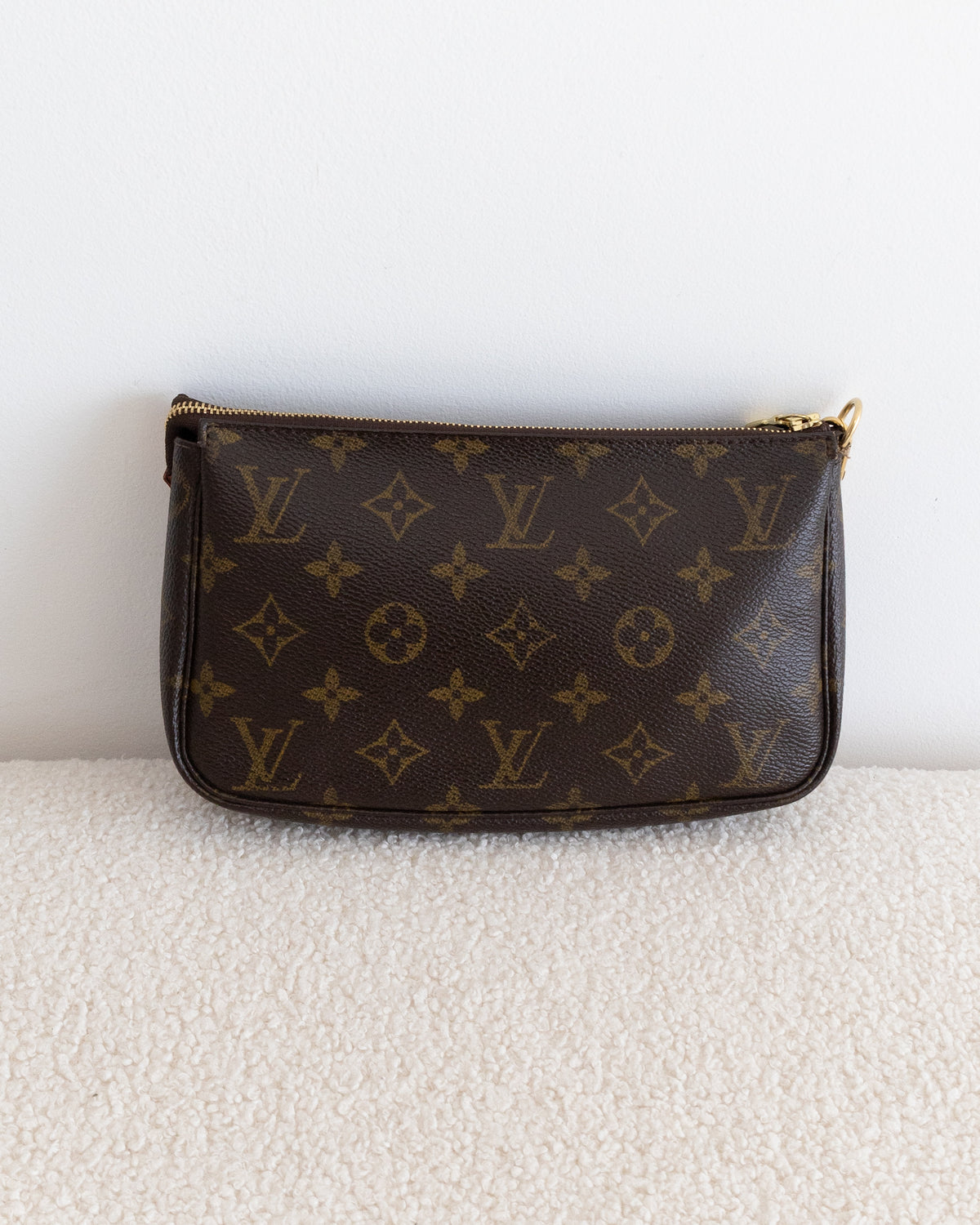 LOUIS VUITTON Pochette Accessoires