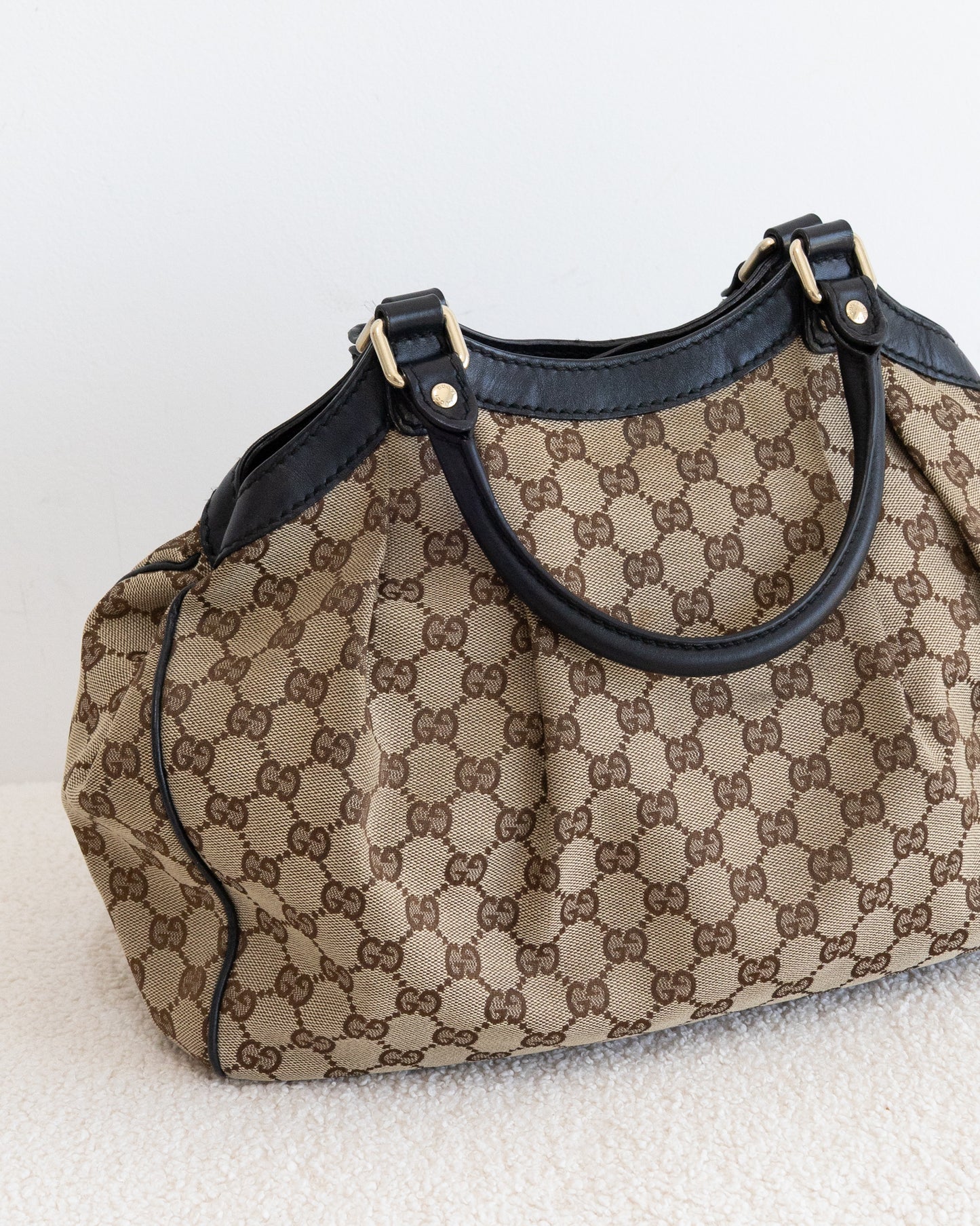 GUCCI Medium GG Canvas Sukey