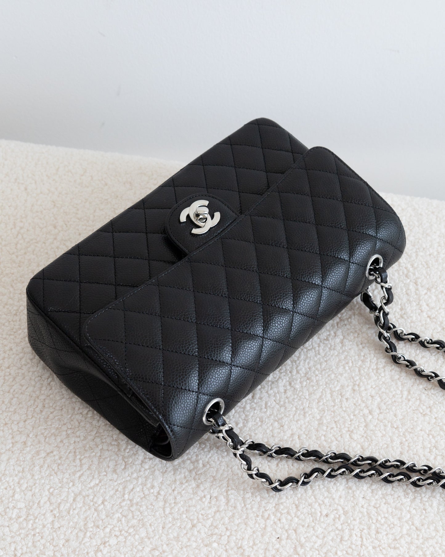 CHANEL Classic Double Flap Médium