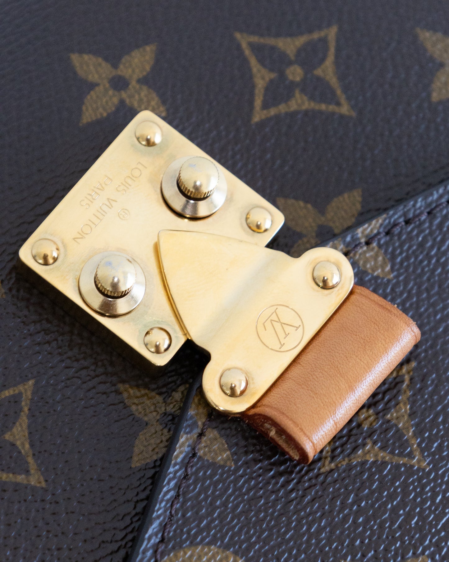 LOUIS VUITON Pochette Metis