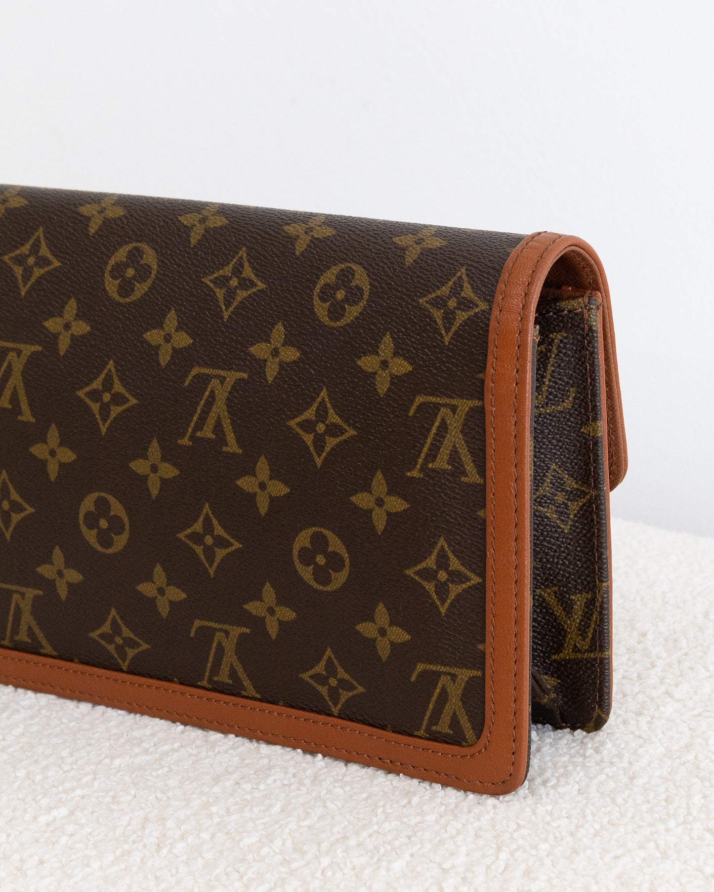 LOUIS VUITTON Pochette Dame GM