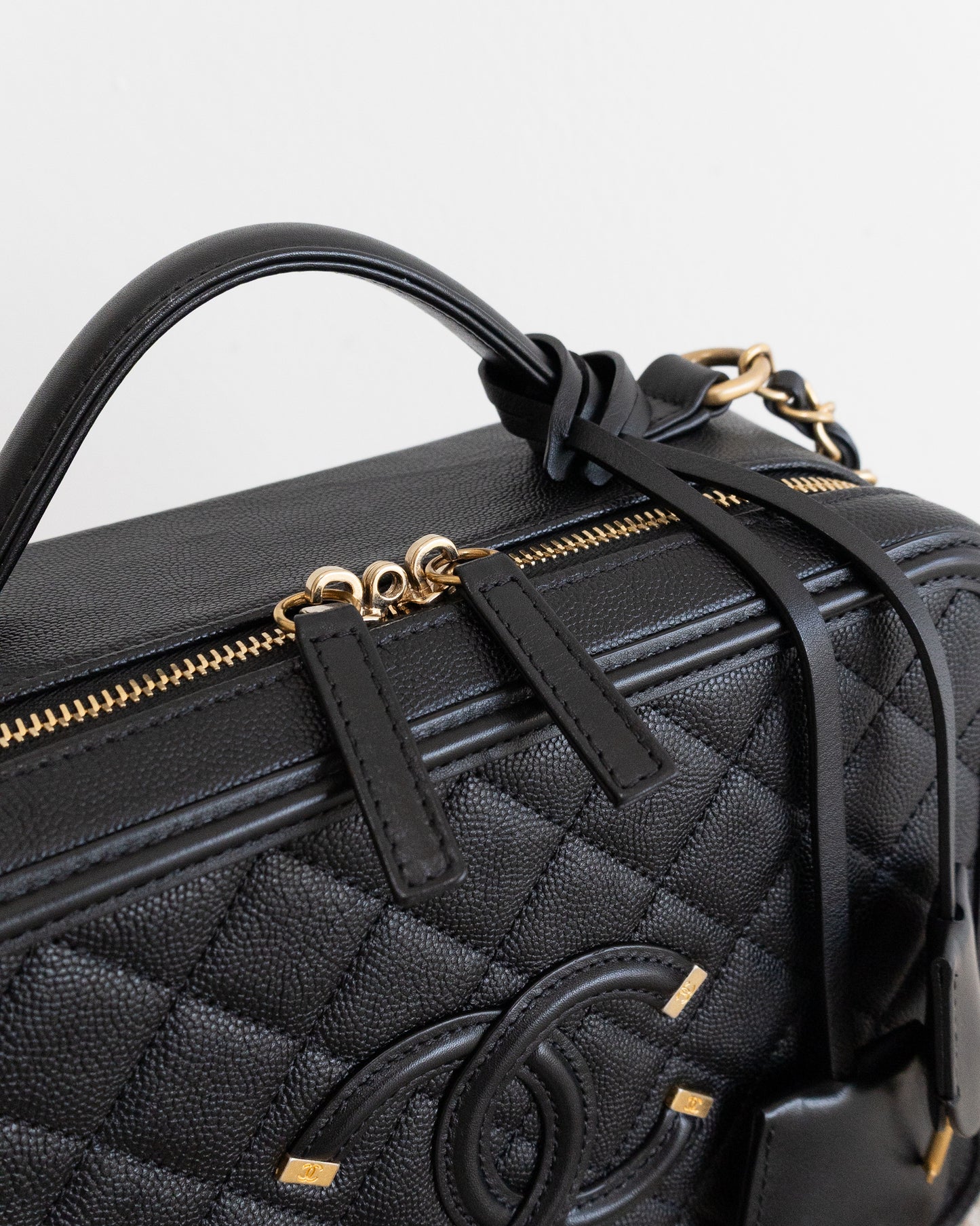 CHANEL Filigree Vanity Medium