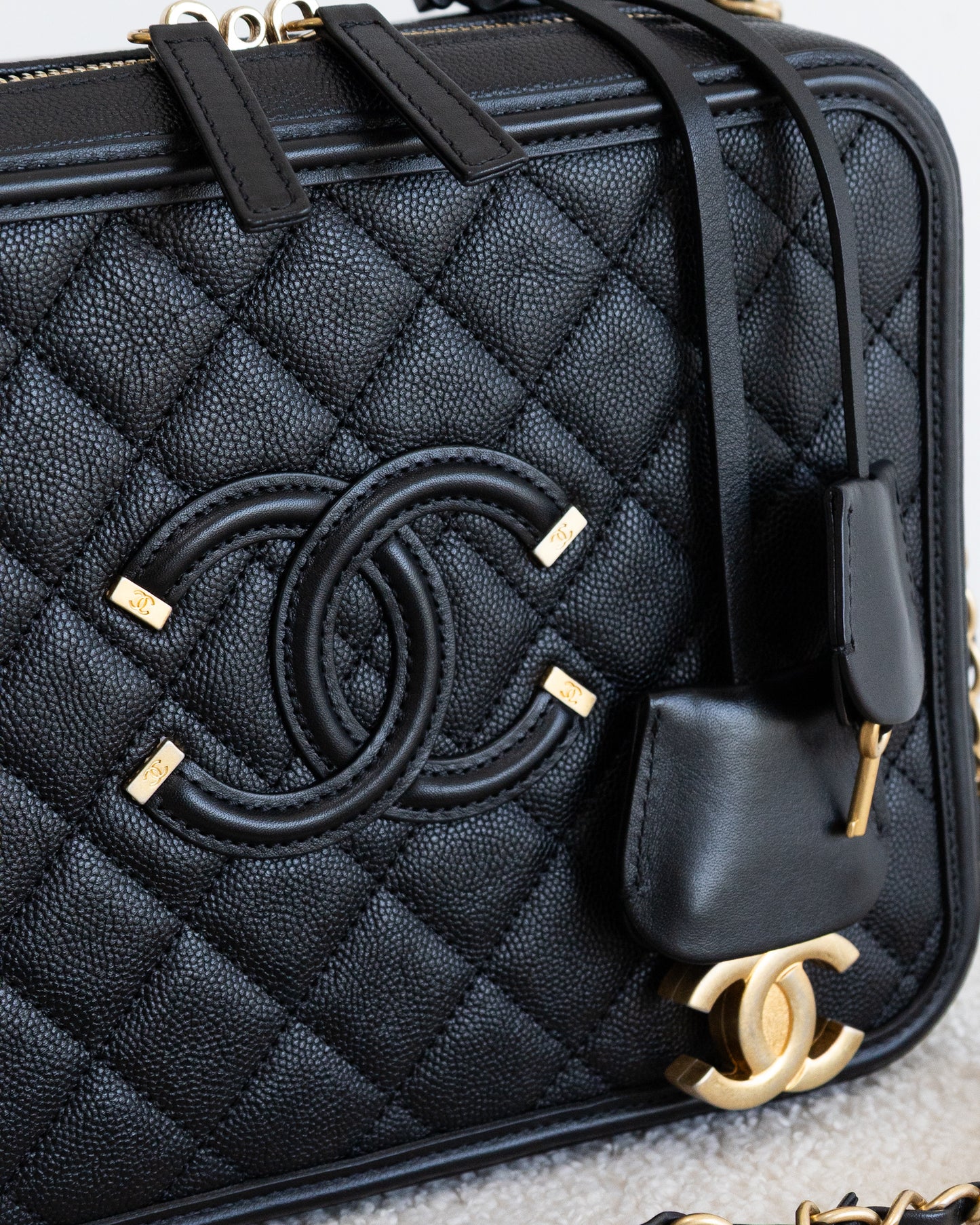 CHANEL Filigree Vanity Medium