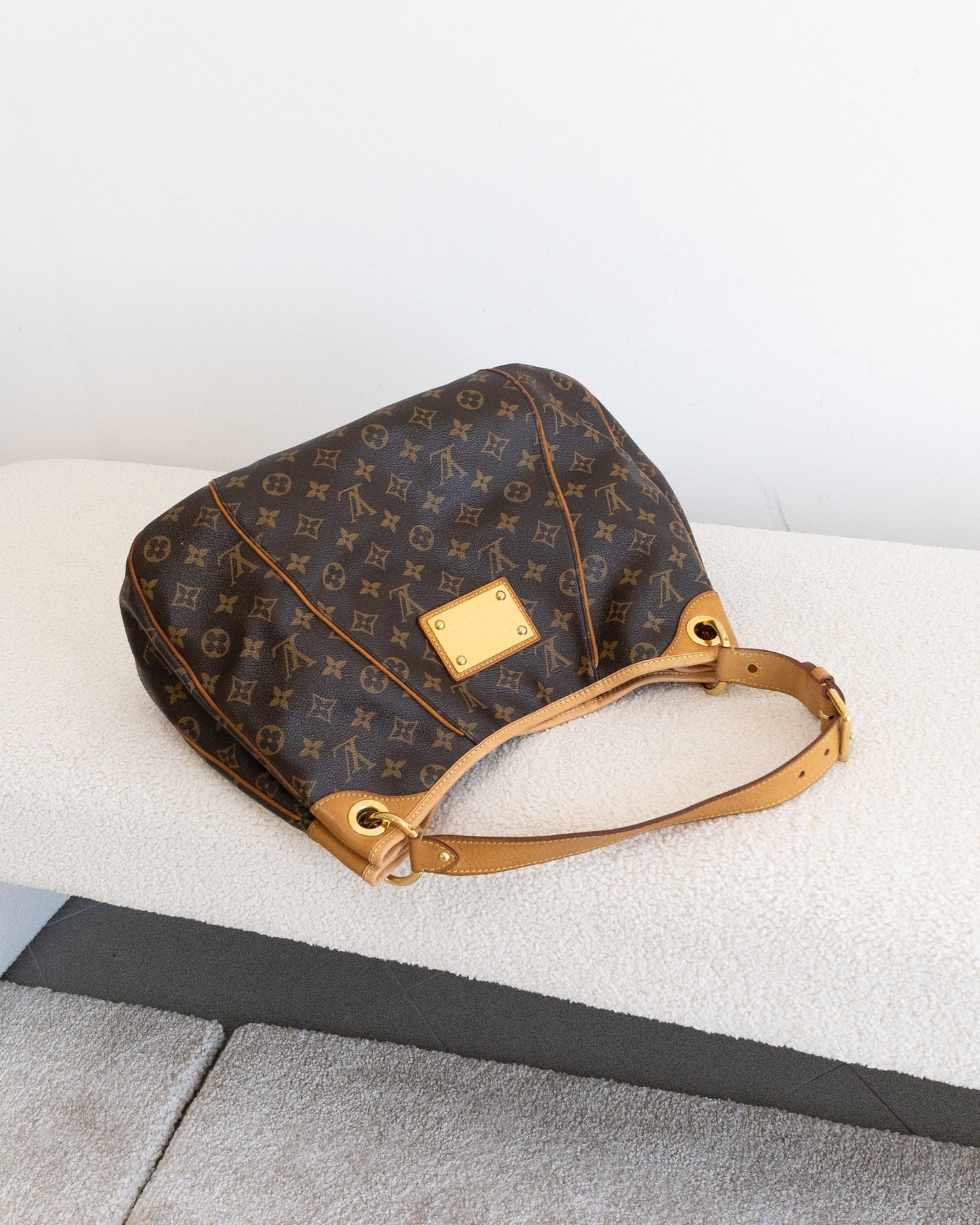 LOUIS VUITTON Galliera