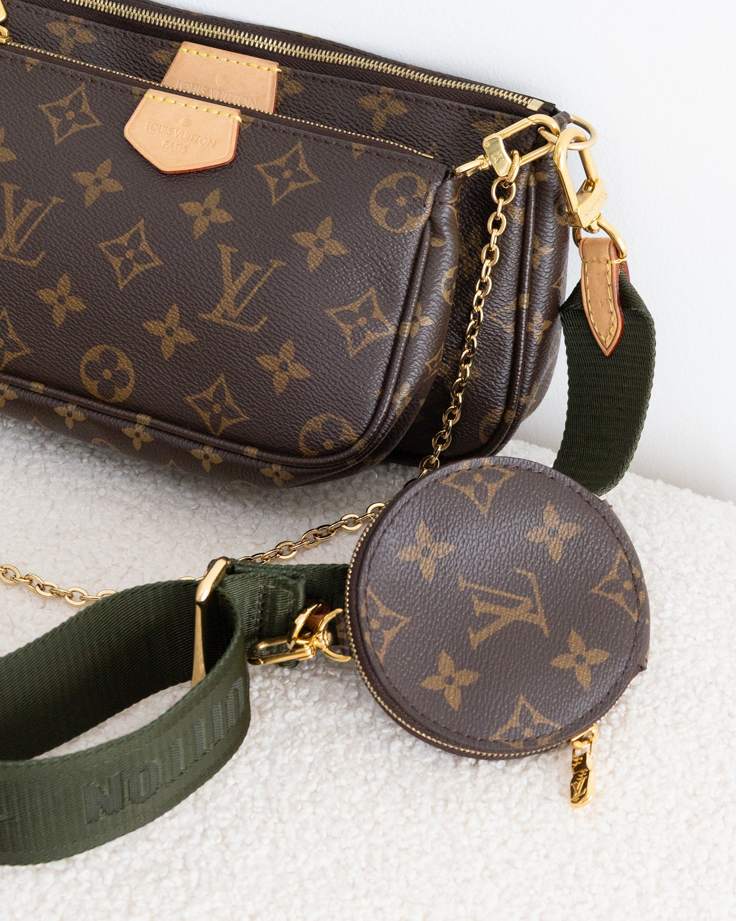 LOUIS VUITTON MultiPochette