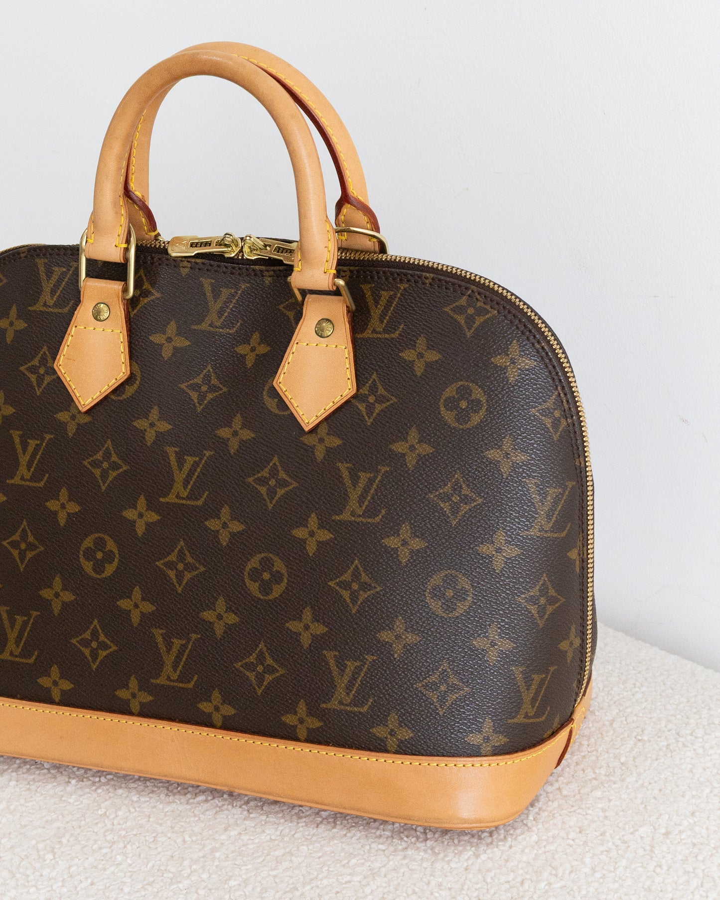 LOUIS VUITTON Alma PM