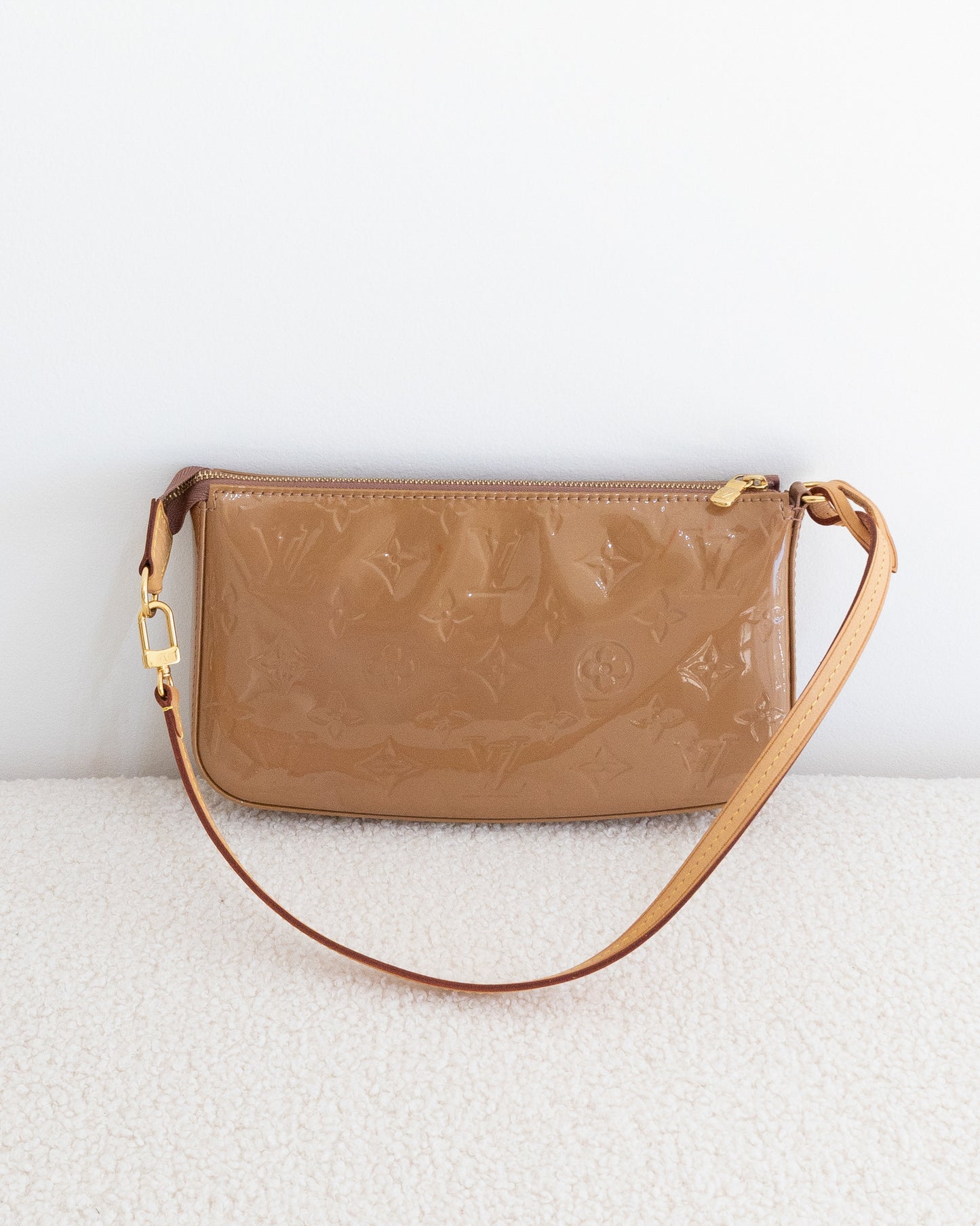 LOUIS VUITTON Pochette Accessoires