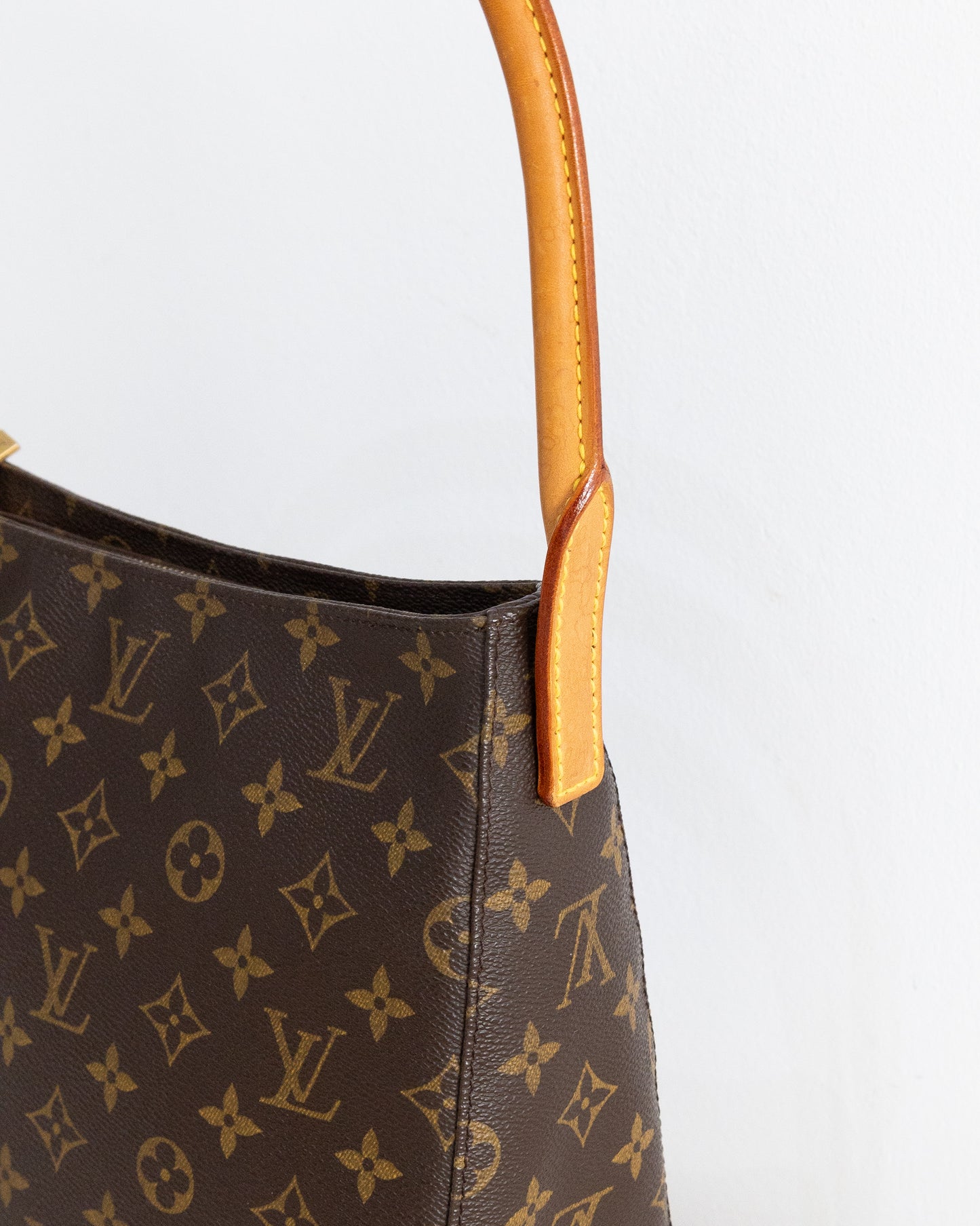 LOUIS VUITTON Looping
