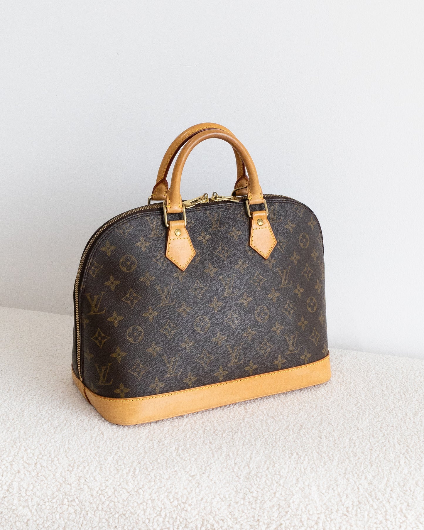 LOUIS VUITTON Alma PM
