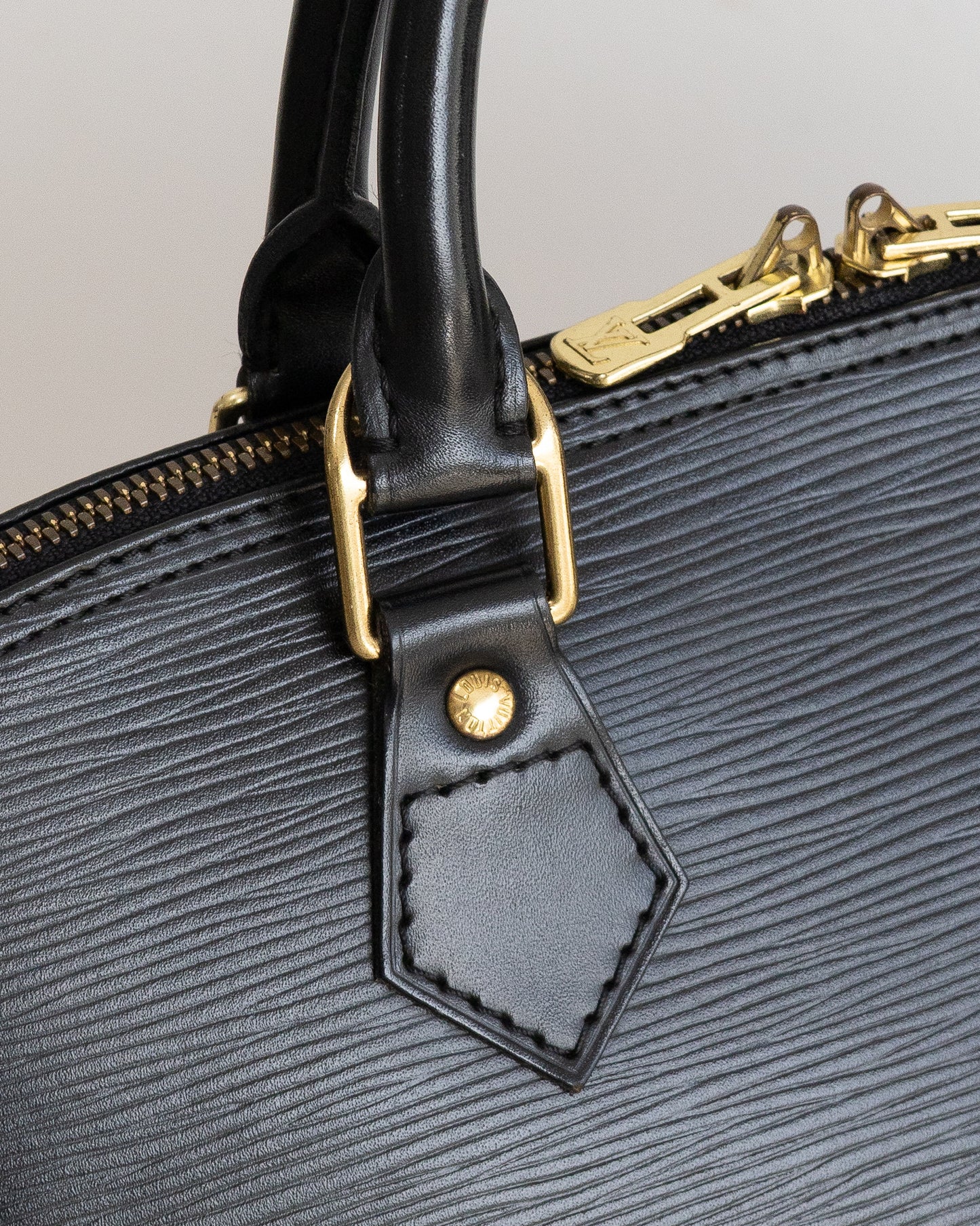 LOUIS VUITTON Alma PM