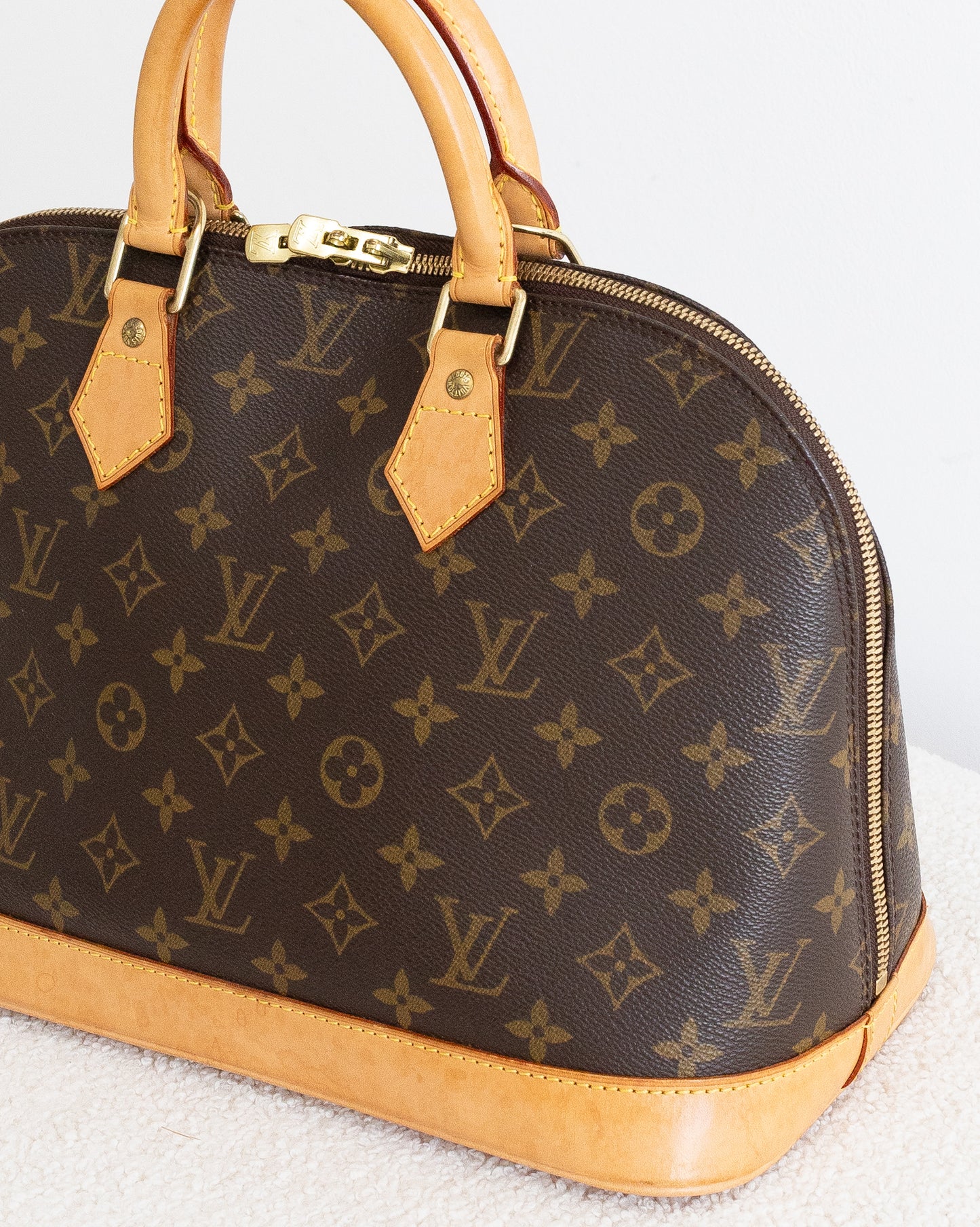 LOUIS VUITTON Alma PM