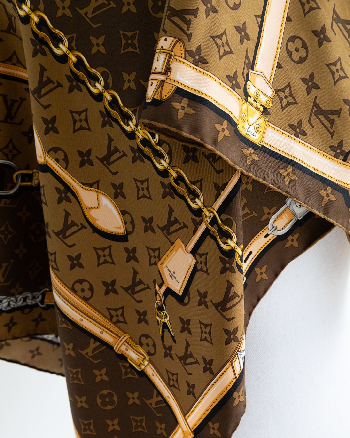 LOUIS VUITTON Scarf