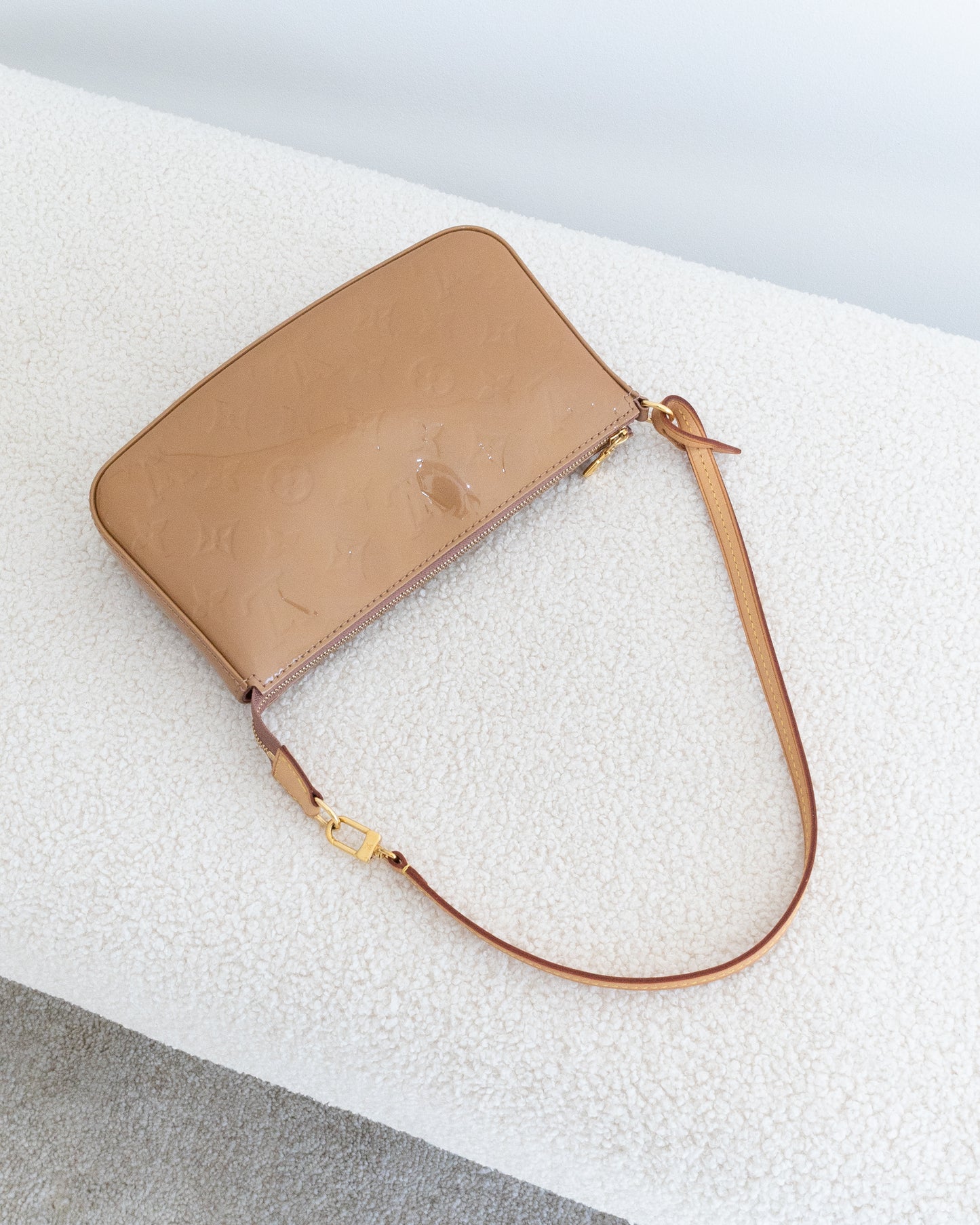 LOUIS VUITTON Pochette Accessoires