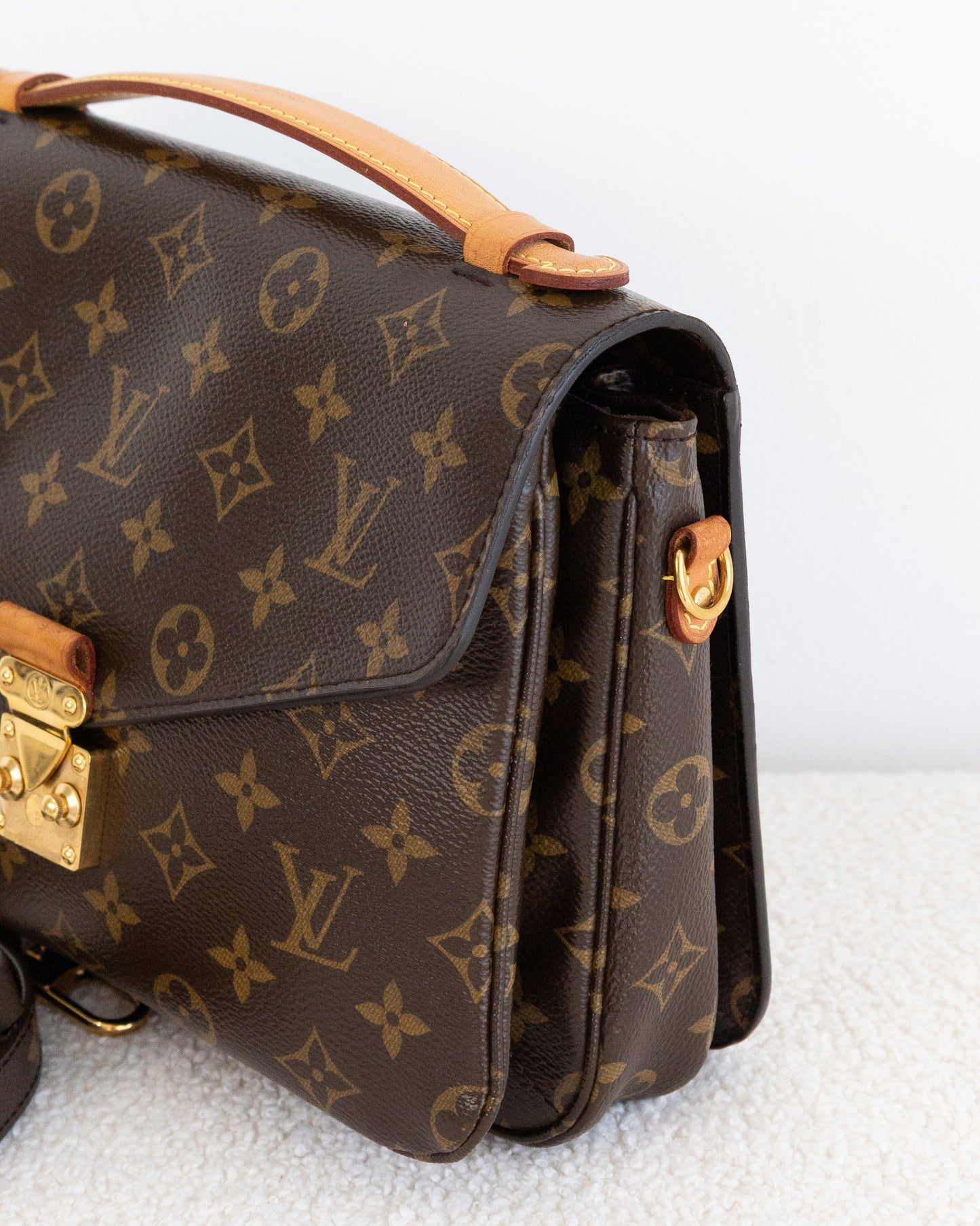 LOUIS VUITTON Pochette Metis