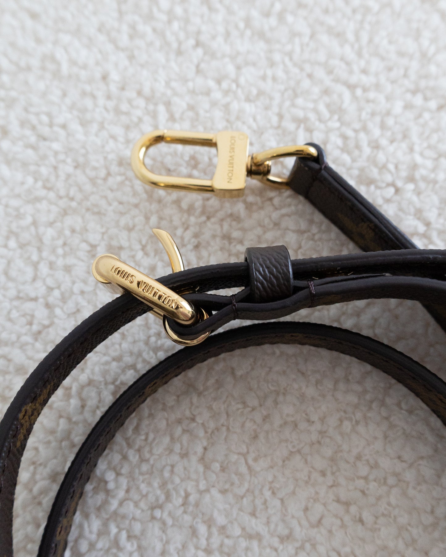 LOUIS VUITTON Pochette Metis