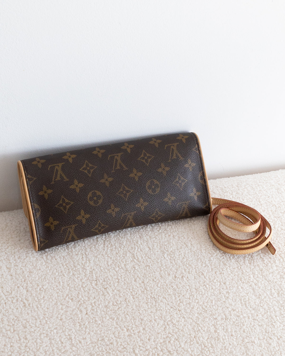 LOUIS VUITTON Pochette Twin GM
