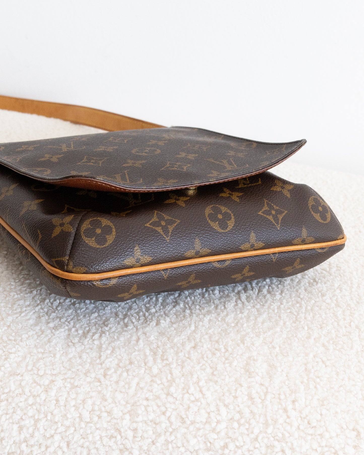 LOUIS VUITTON Musette Salsa PM