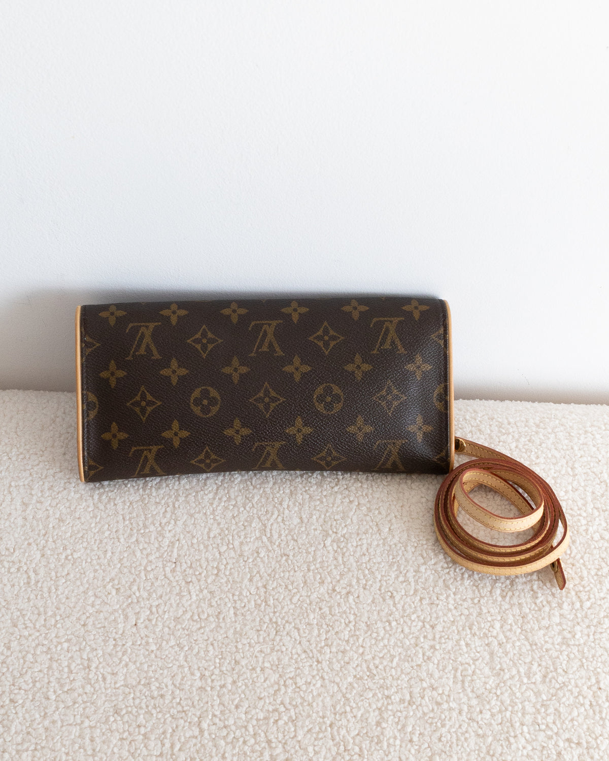 LOUIS VUITTON Pochette Twin GM
