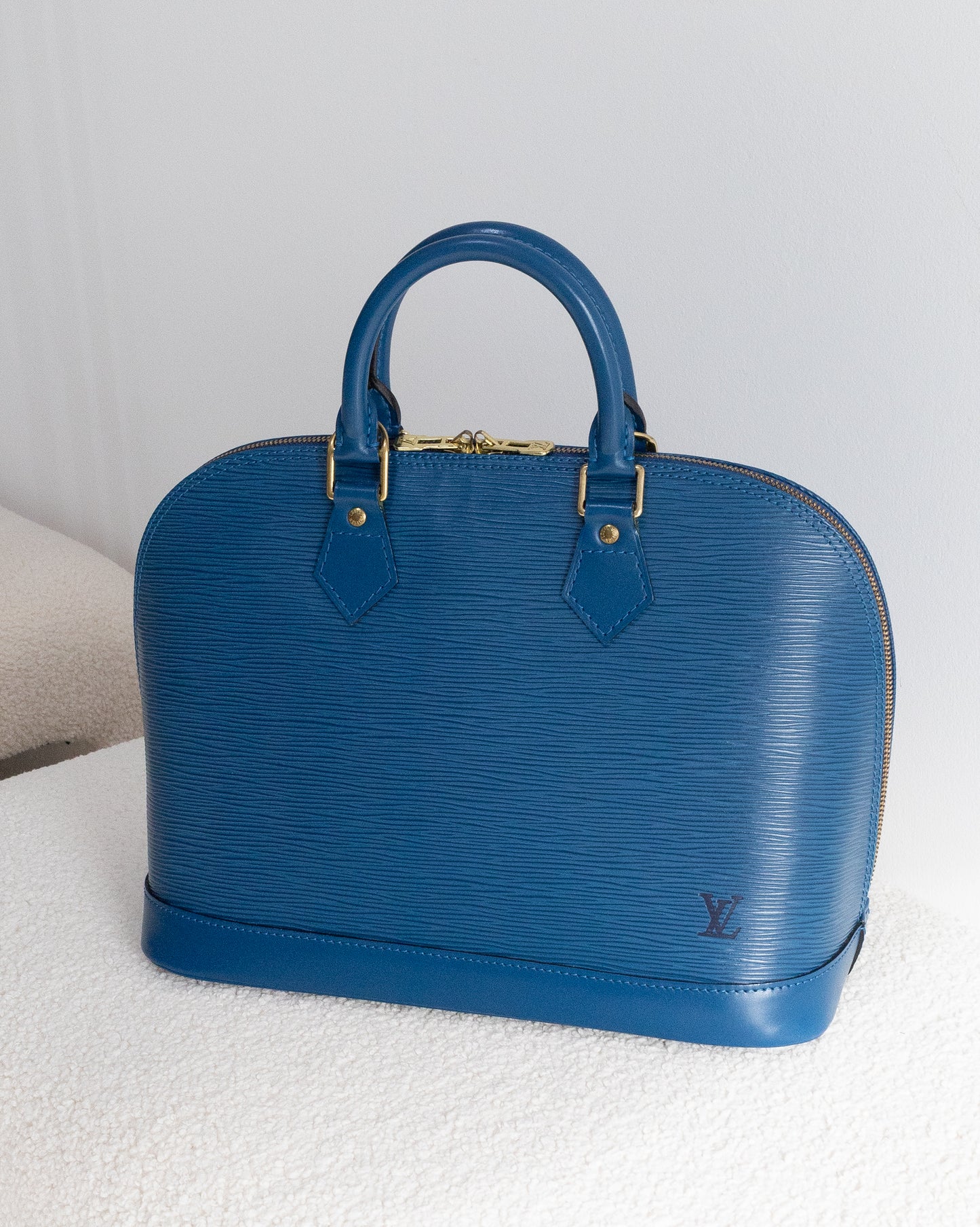 LOUIS VUITTON Alma PM