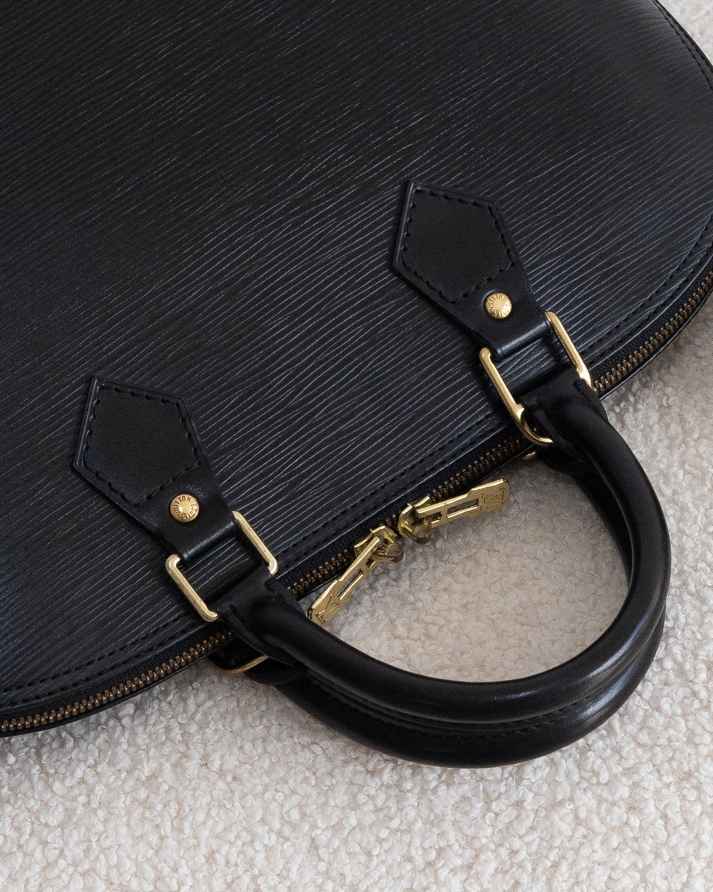 LOUIS VUITTON Alma PM