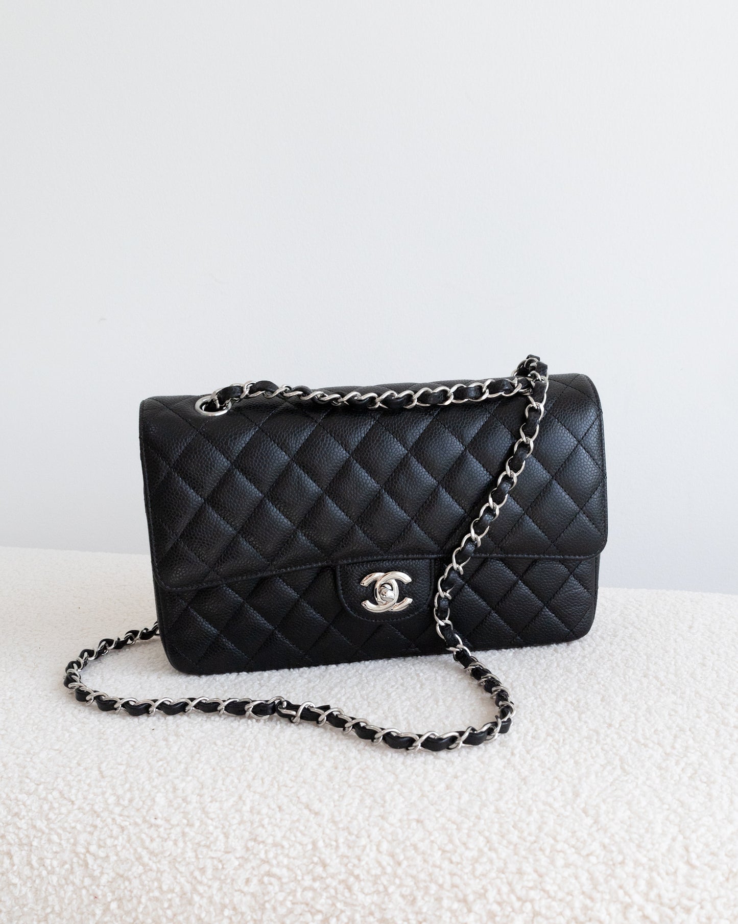 CHANEL Classic Double Flap Médium