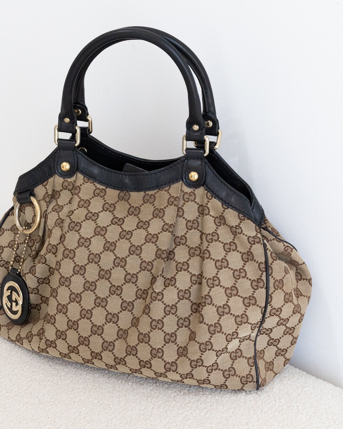 GUCCI Medium GG Canvas Sukey
