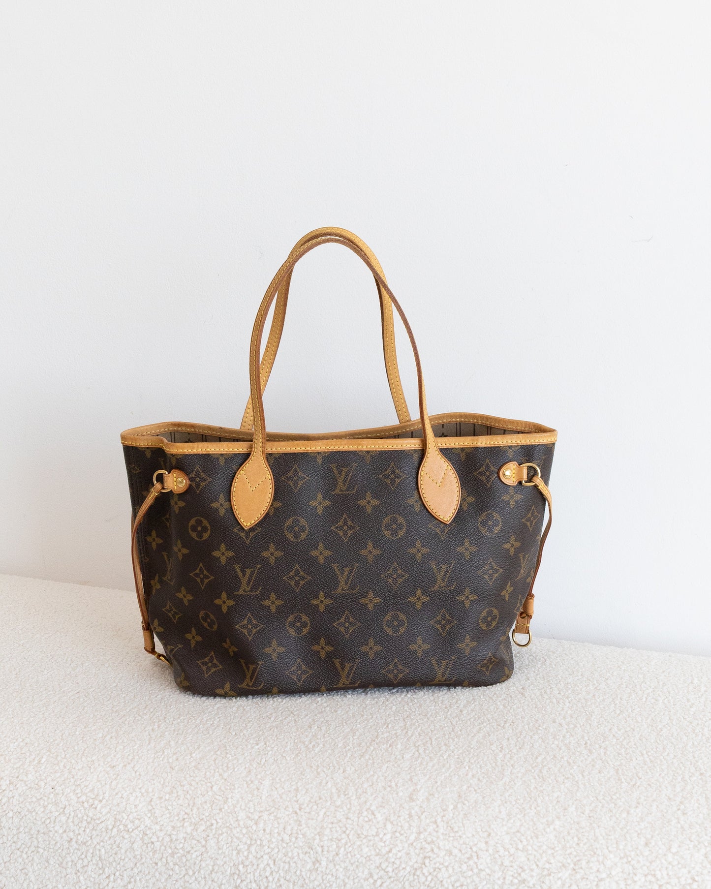 LOUIS VUITTON Neverfull PM